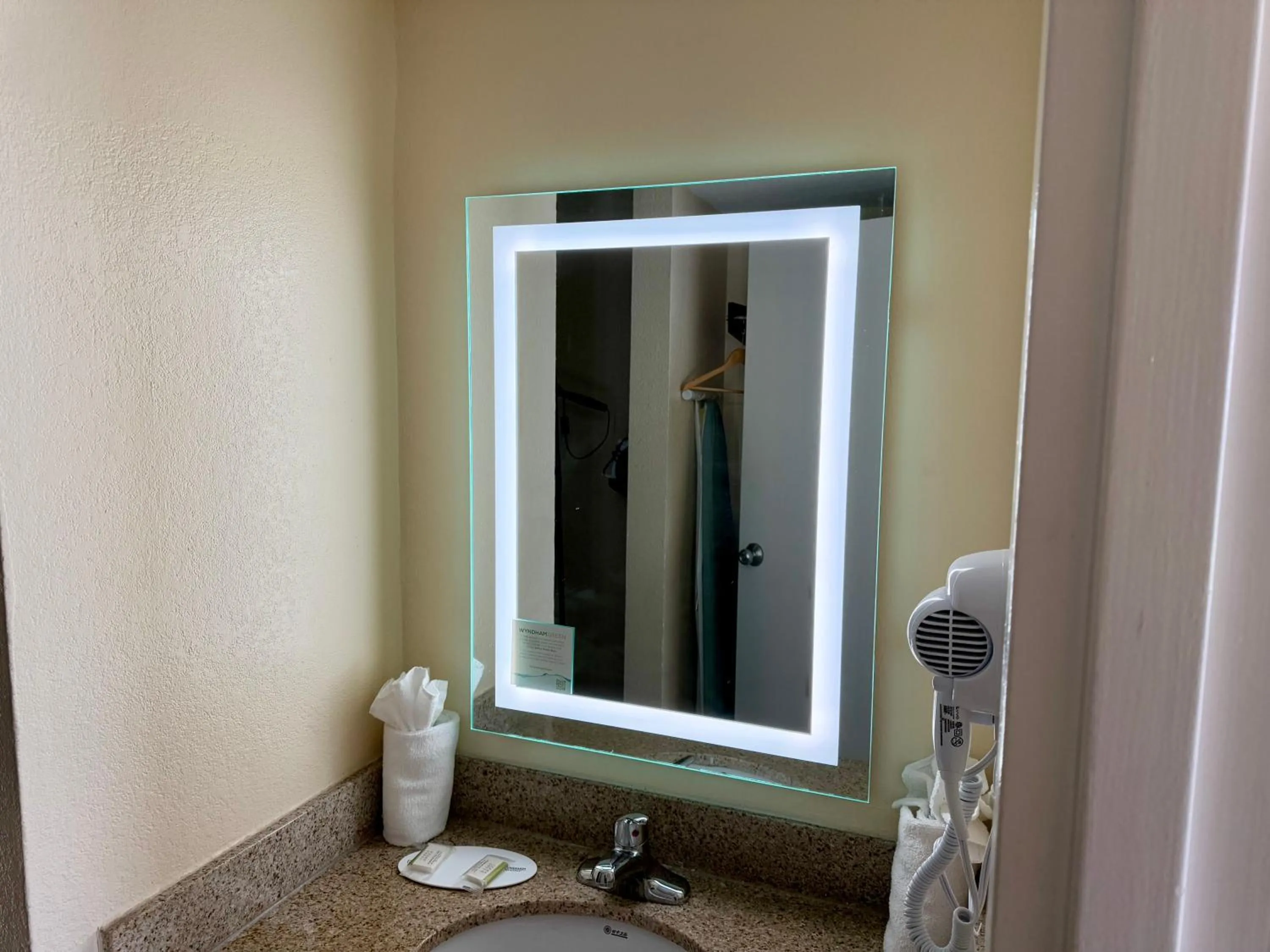 Bathroom in Aquarius Oceanfront Hotel