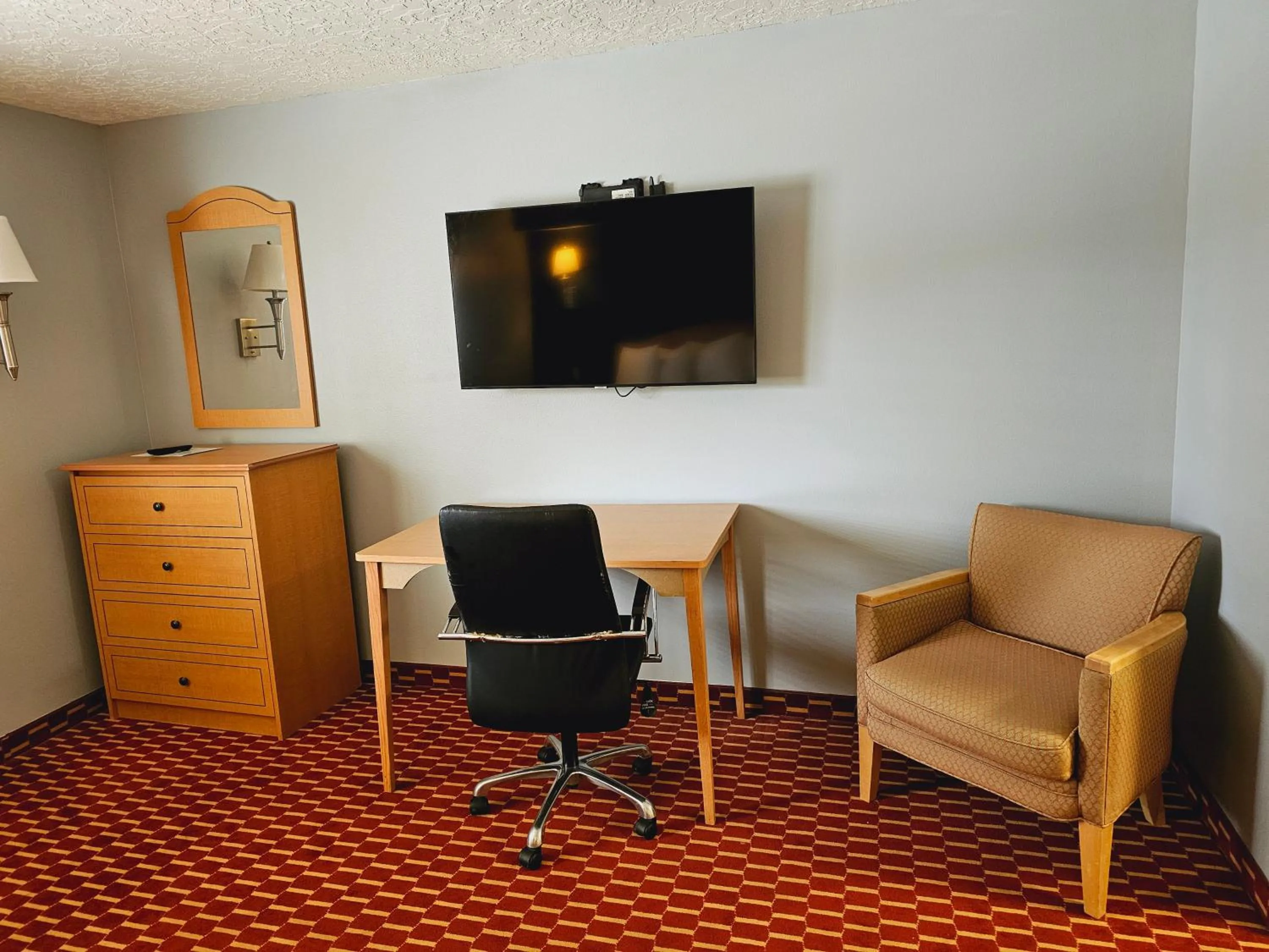 Living room in Executive Inn & Suites Extended Stay - Vernal