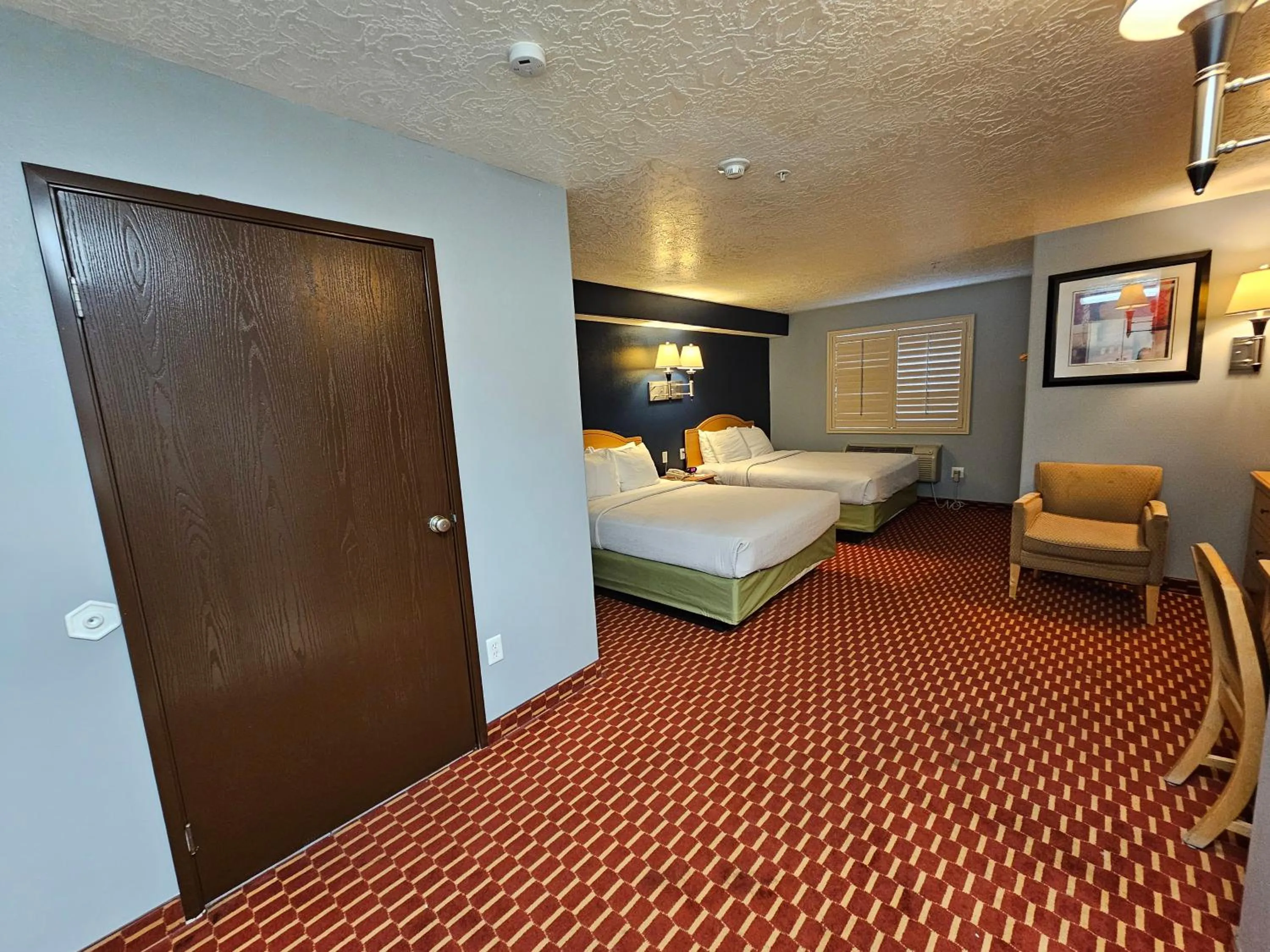 Photo of the whole room, Bed in Executive Inn & Suites Extended Stay - Vernal