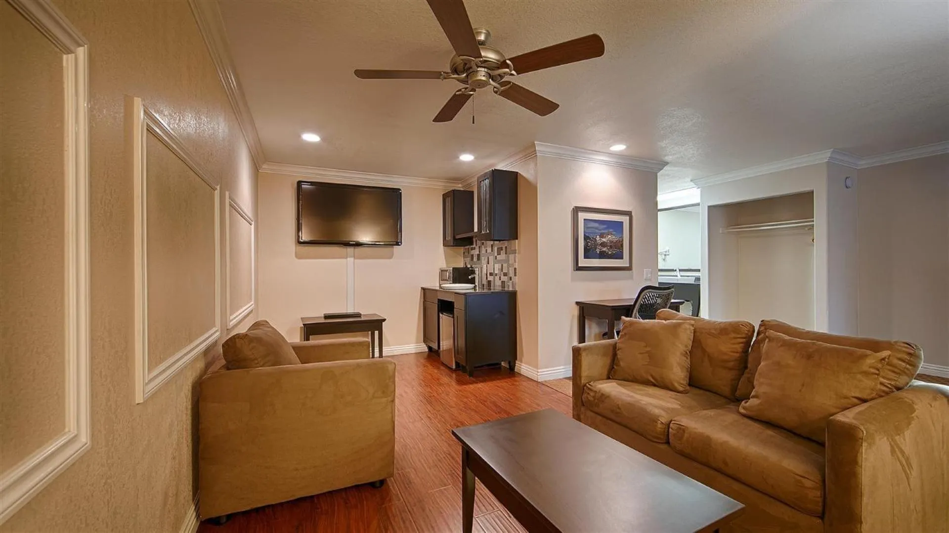 Seating area in Best Western Bishop Lodge