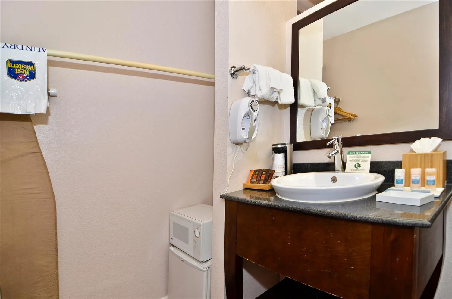 Bathroom in Best Western Bishop Lodge