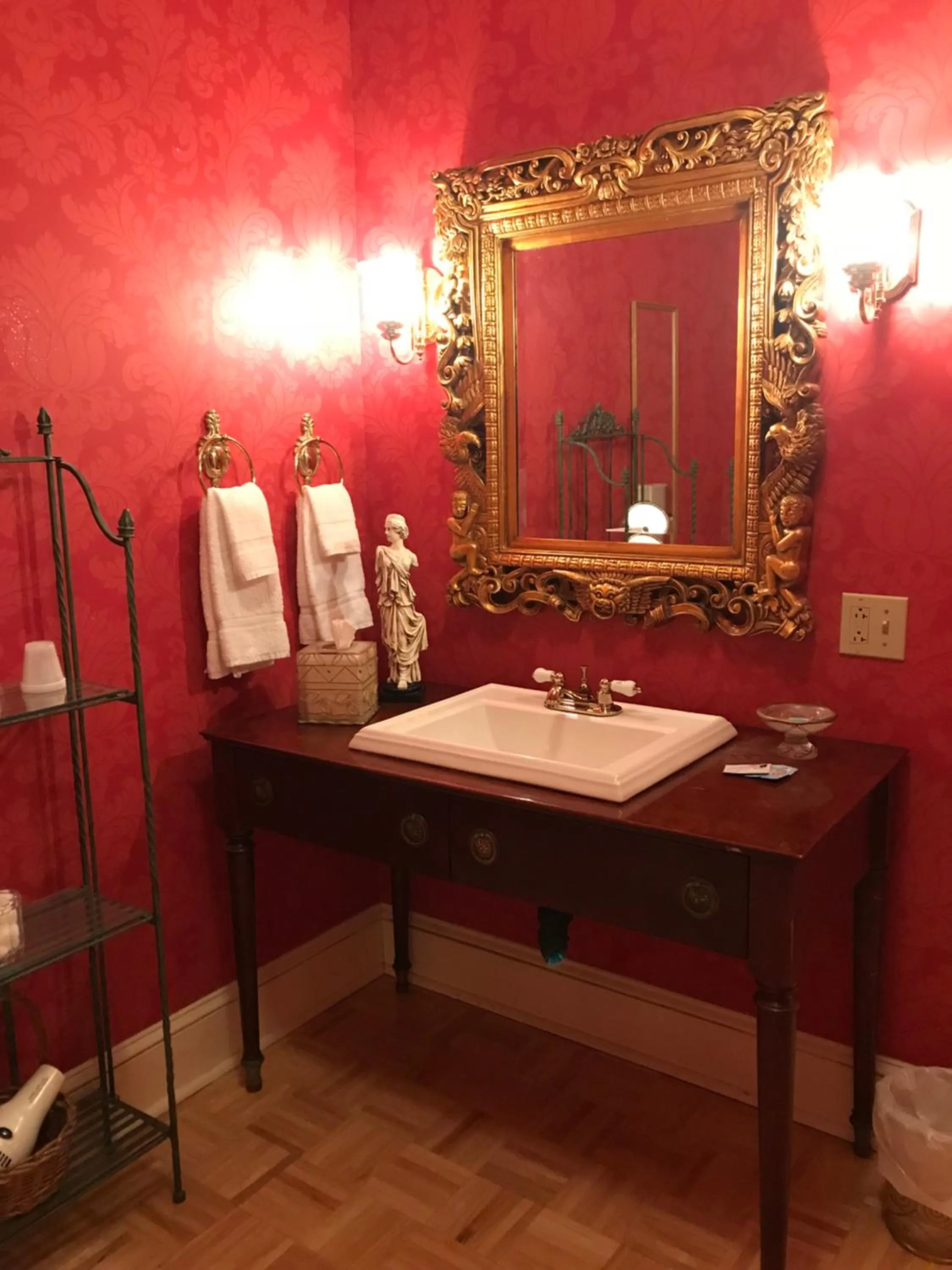 Bathroom in 1896 House Country Inn - Barnside Inn