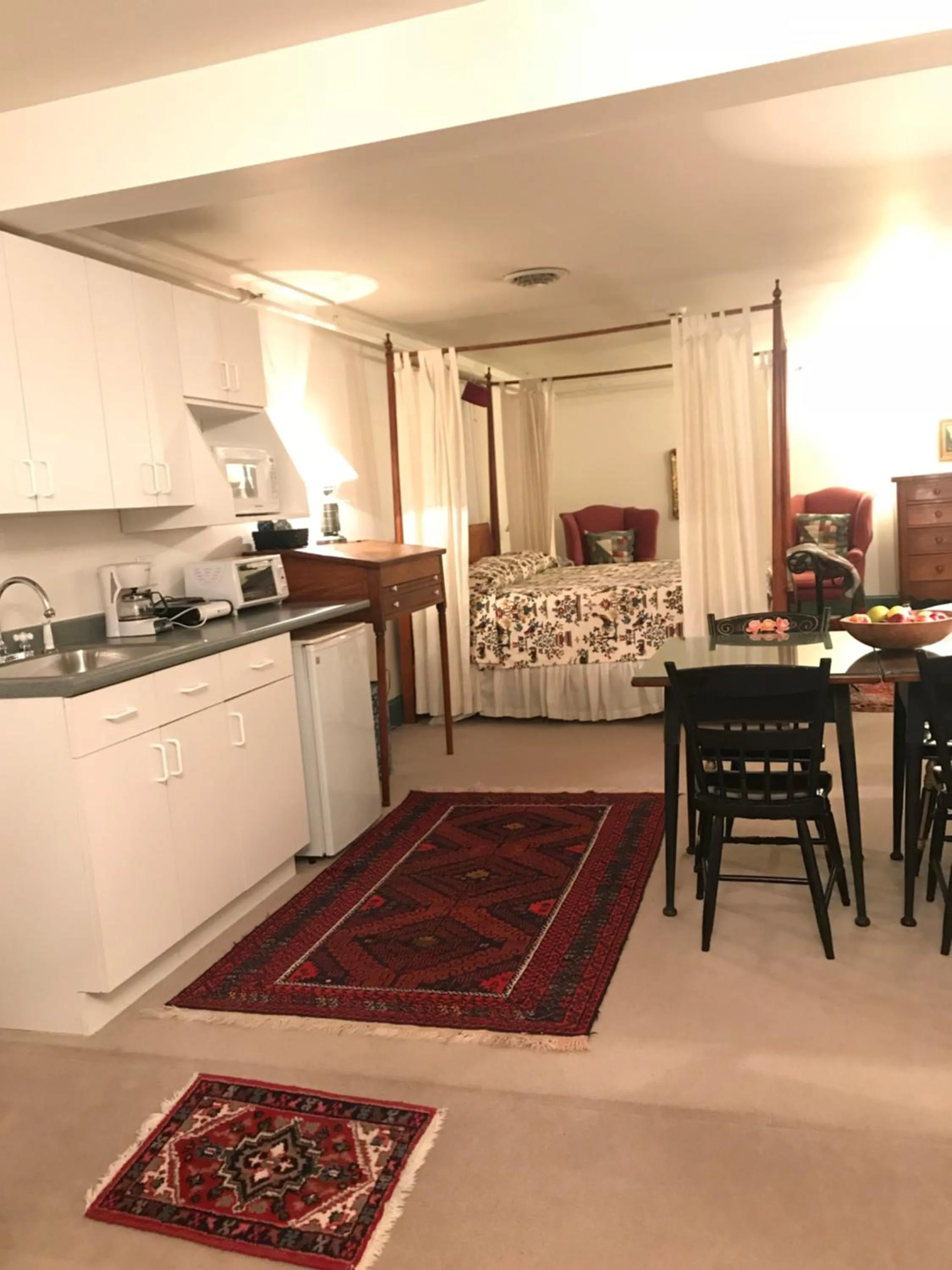 Dining area in 1896 House Country Inn - Barnside Inn