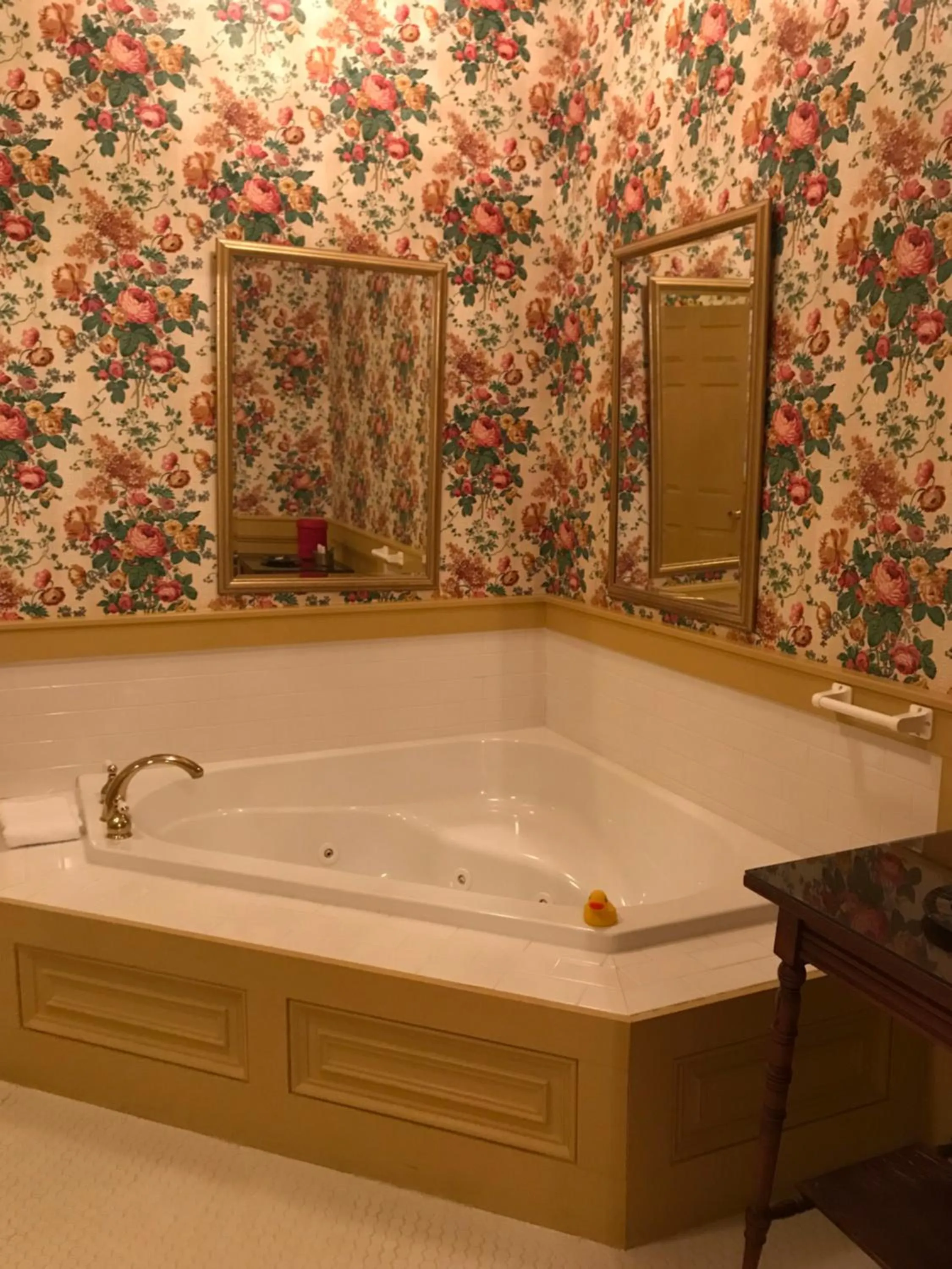 Bathroom in 1896 House Country Inn - Barnside Inn