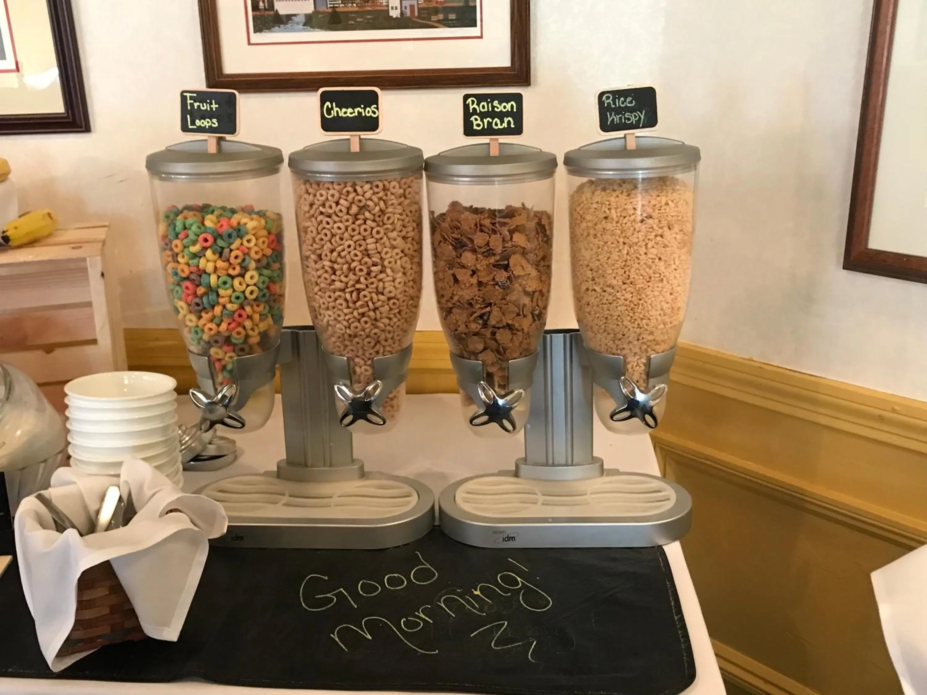 Buffet breakfast in 1896 House Country Inn - Barnside Inn