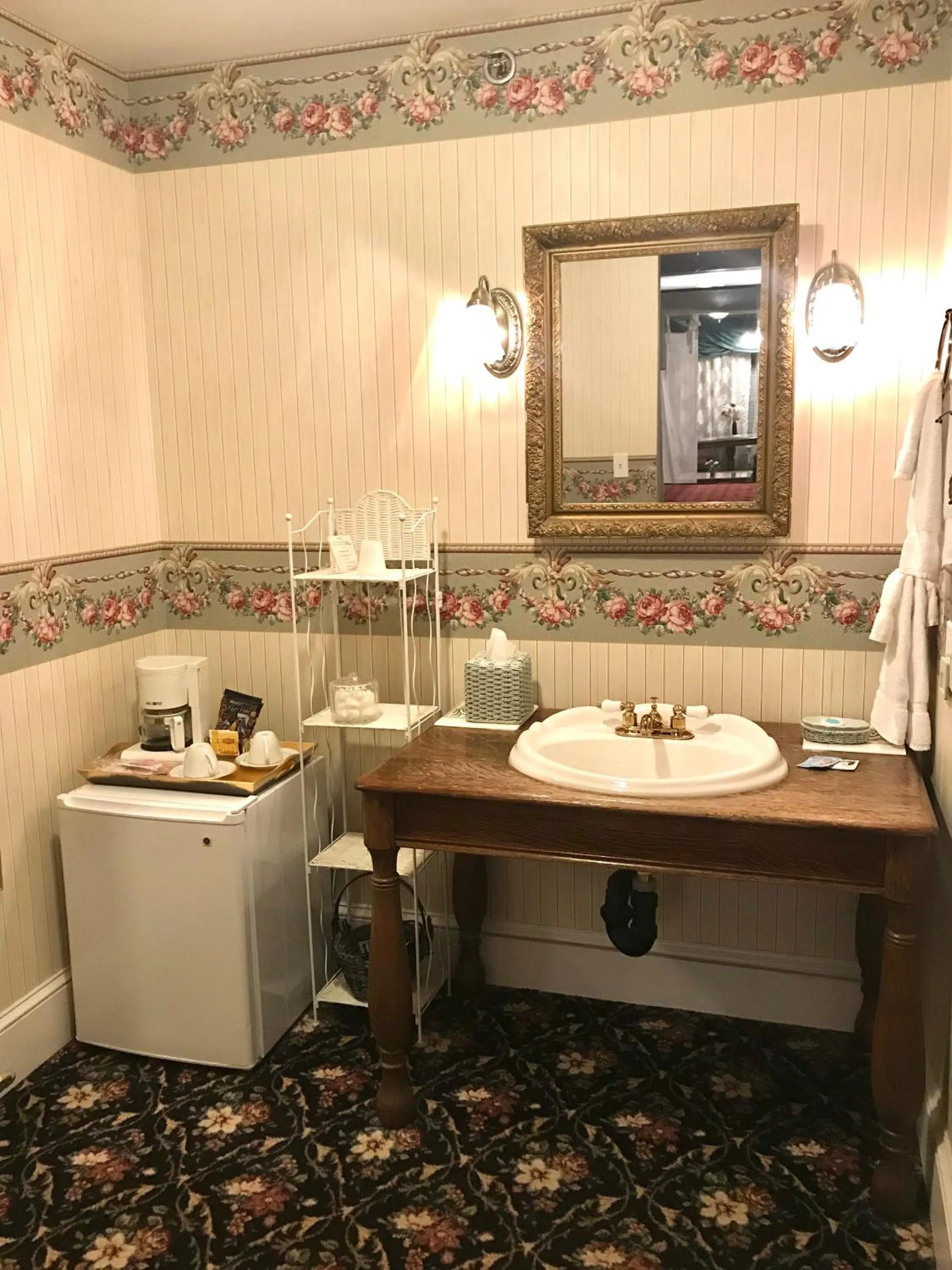 Bathroom in 1896 House Country Inn - Barnside Inn
