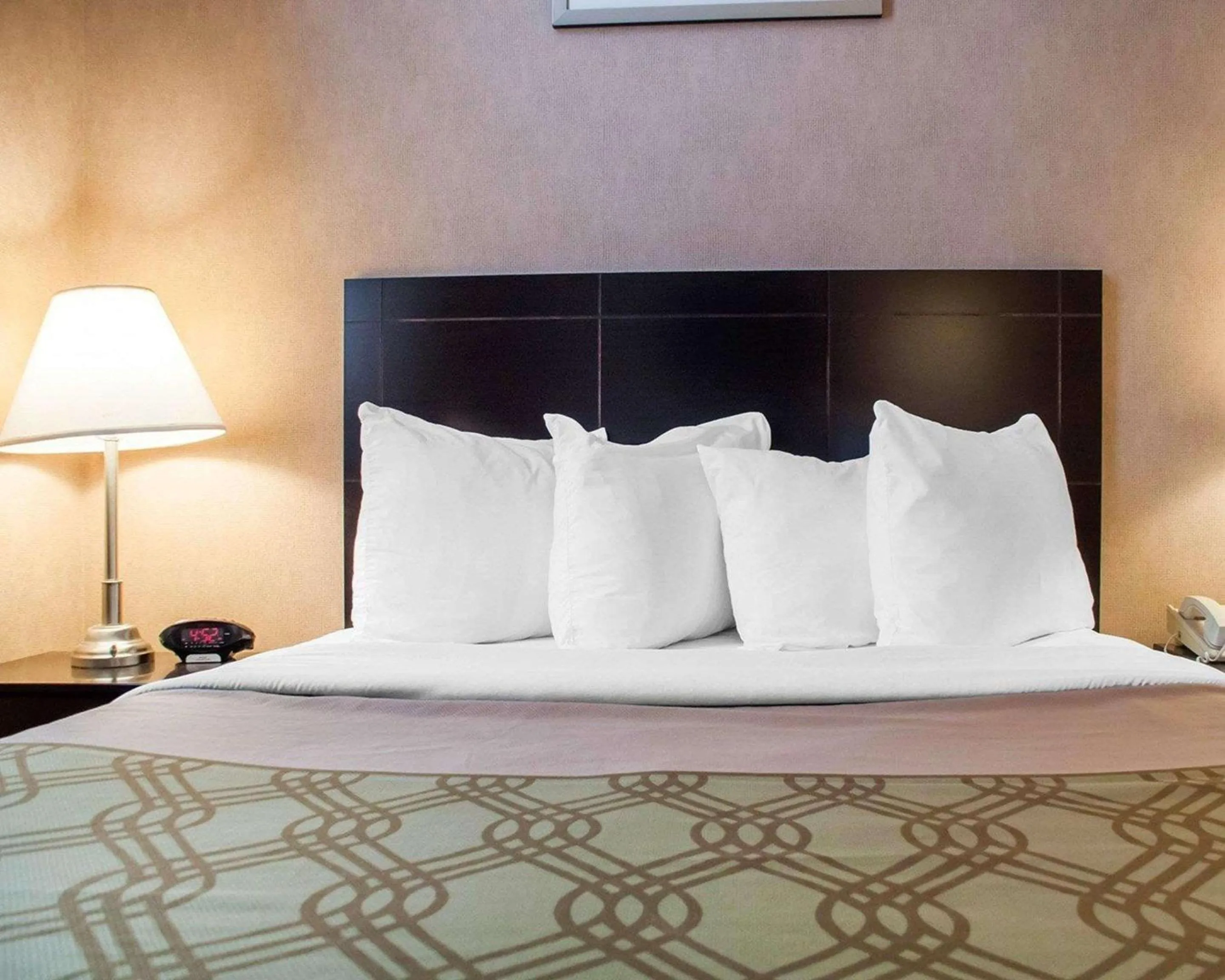 Bedroom in Woodstock Inn and Suites