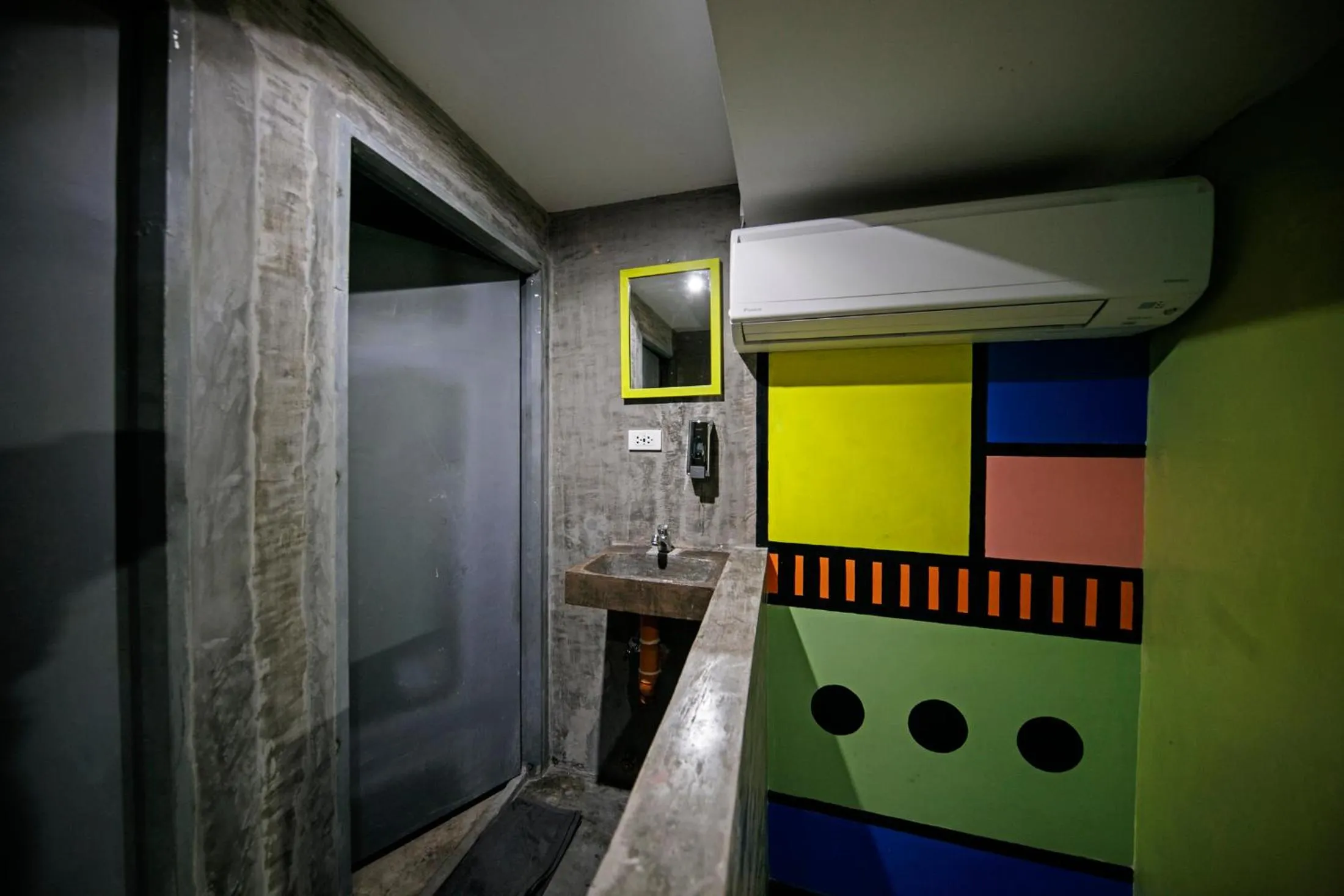 D522 Hostel at Kiener Hills - Near Cebu Airport