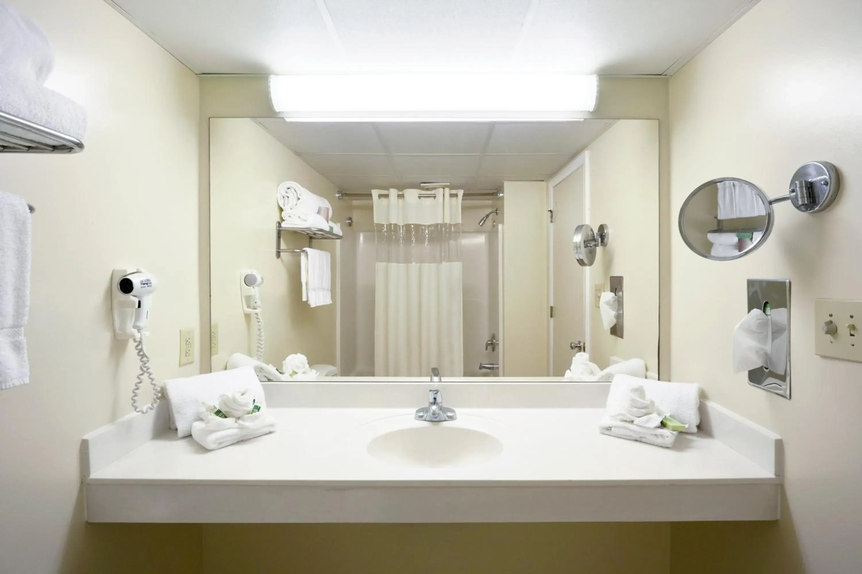 Superior Double Room in Paradise Plaza Inn Superior Double Room in Paradise Plaza Inn