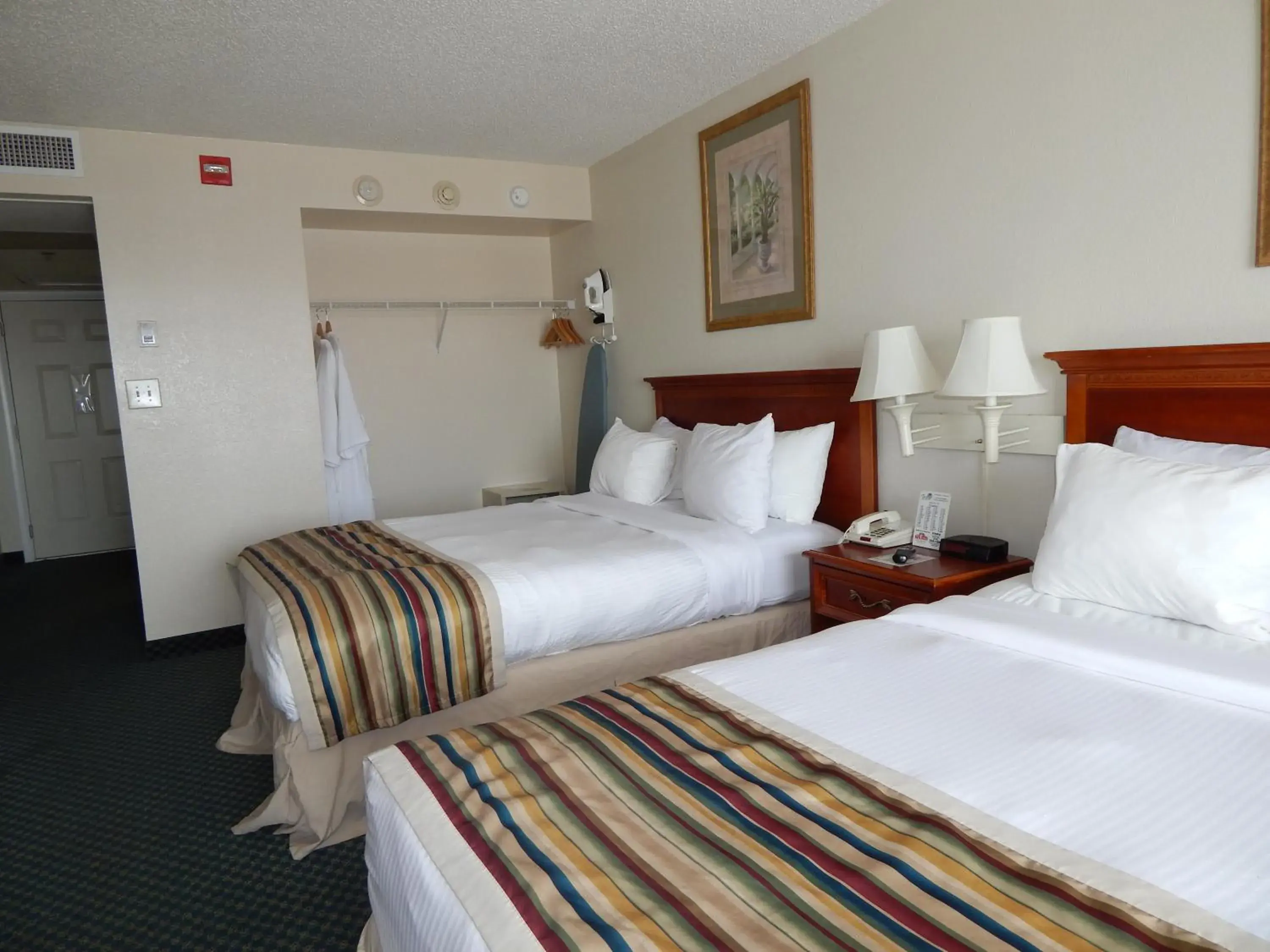 Deluxe Double Room with Balcony in Paradise Plaza Inn Deluxe Double Room with Balcony in Paradise Plaza Inn