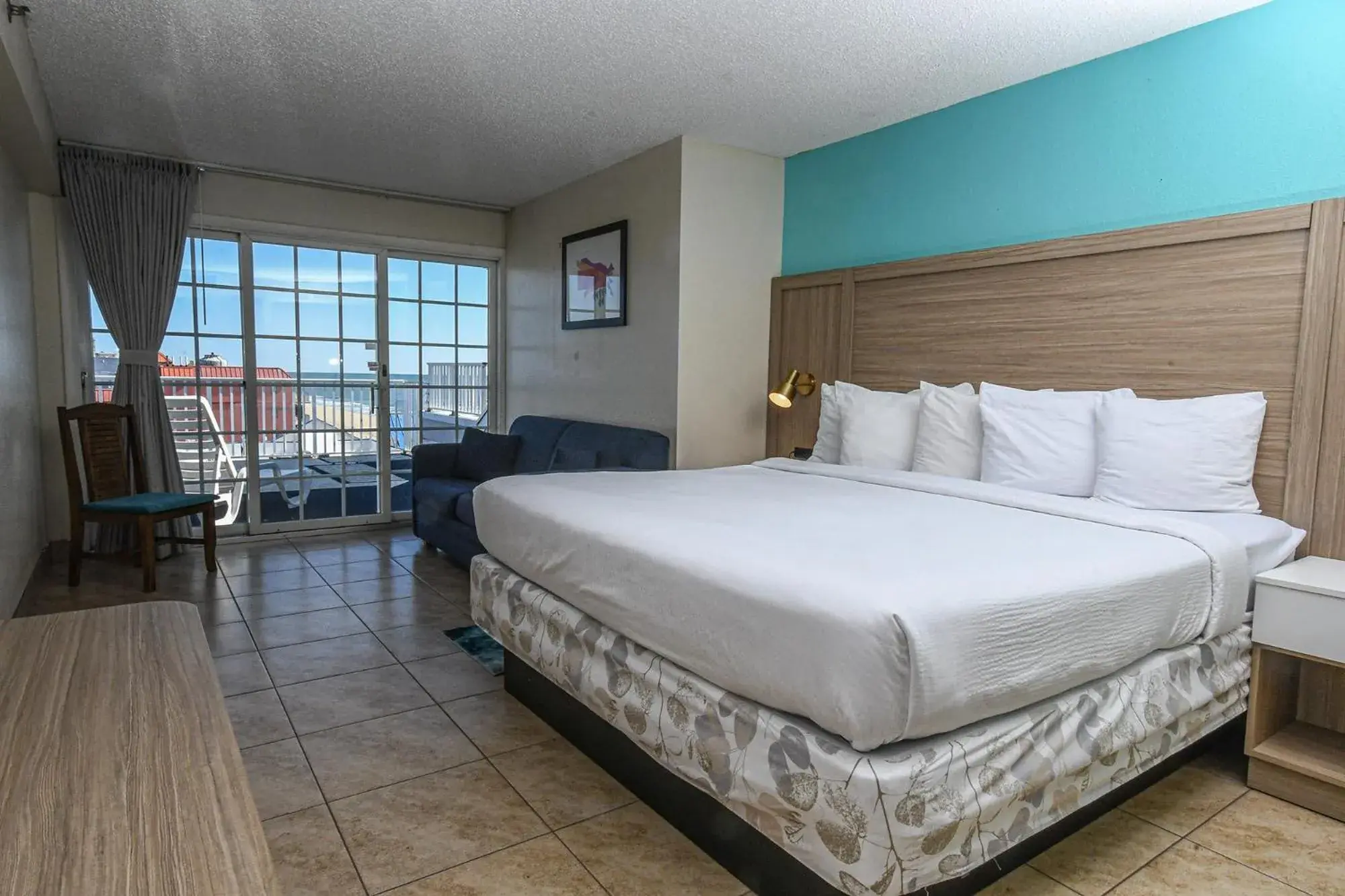 King Studio with Sofa Bed in Paradise Plaza Inn King Studio with Sofa Bed in Paradise Plaza Inn