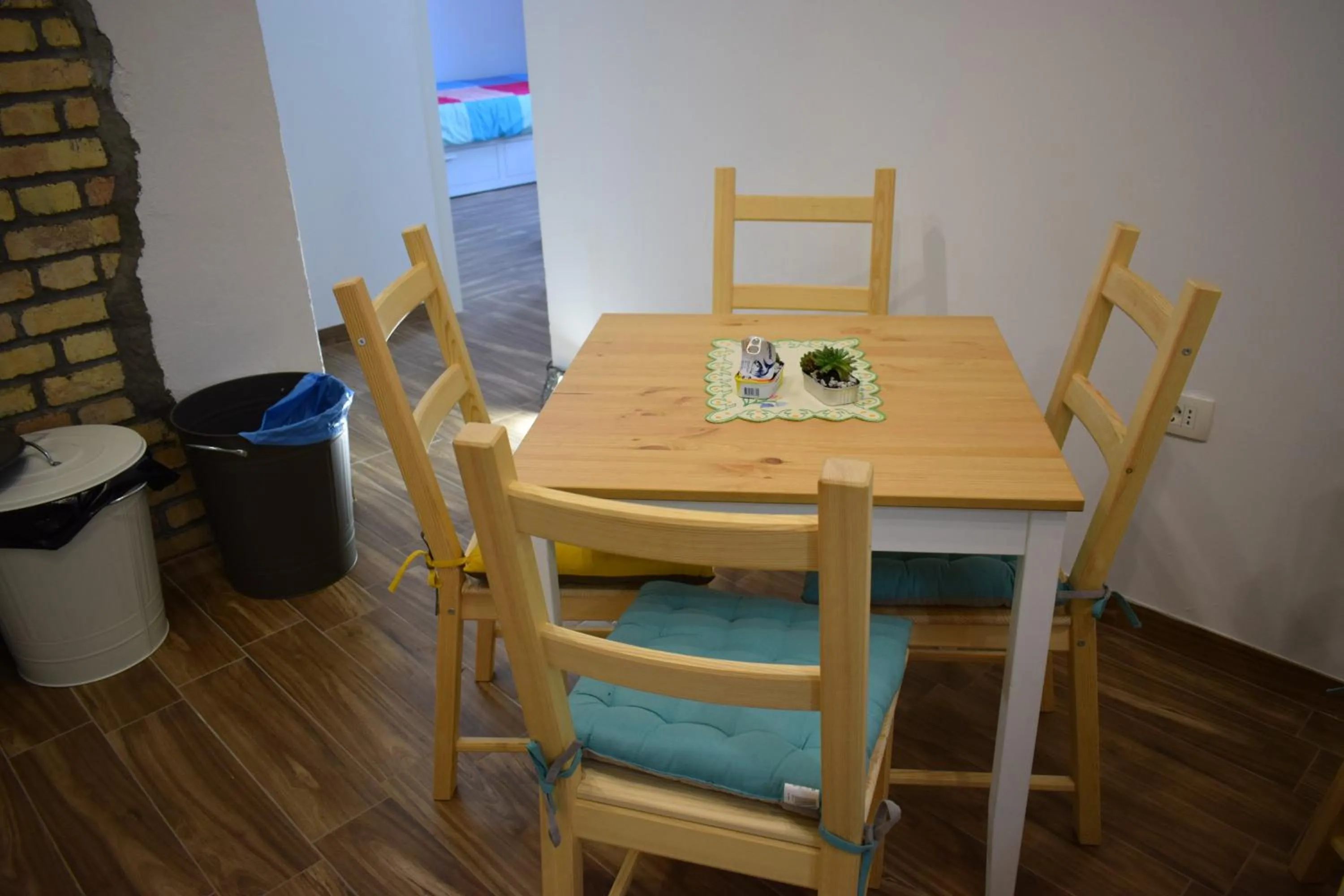 Dining area in Sobe Argo Izola