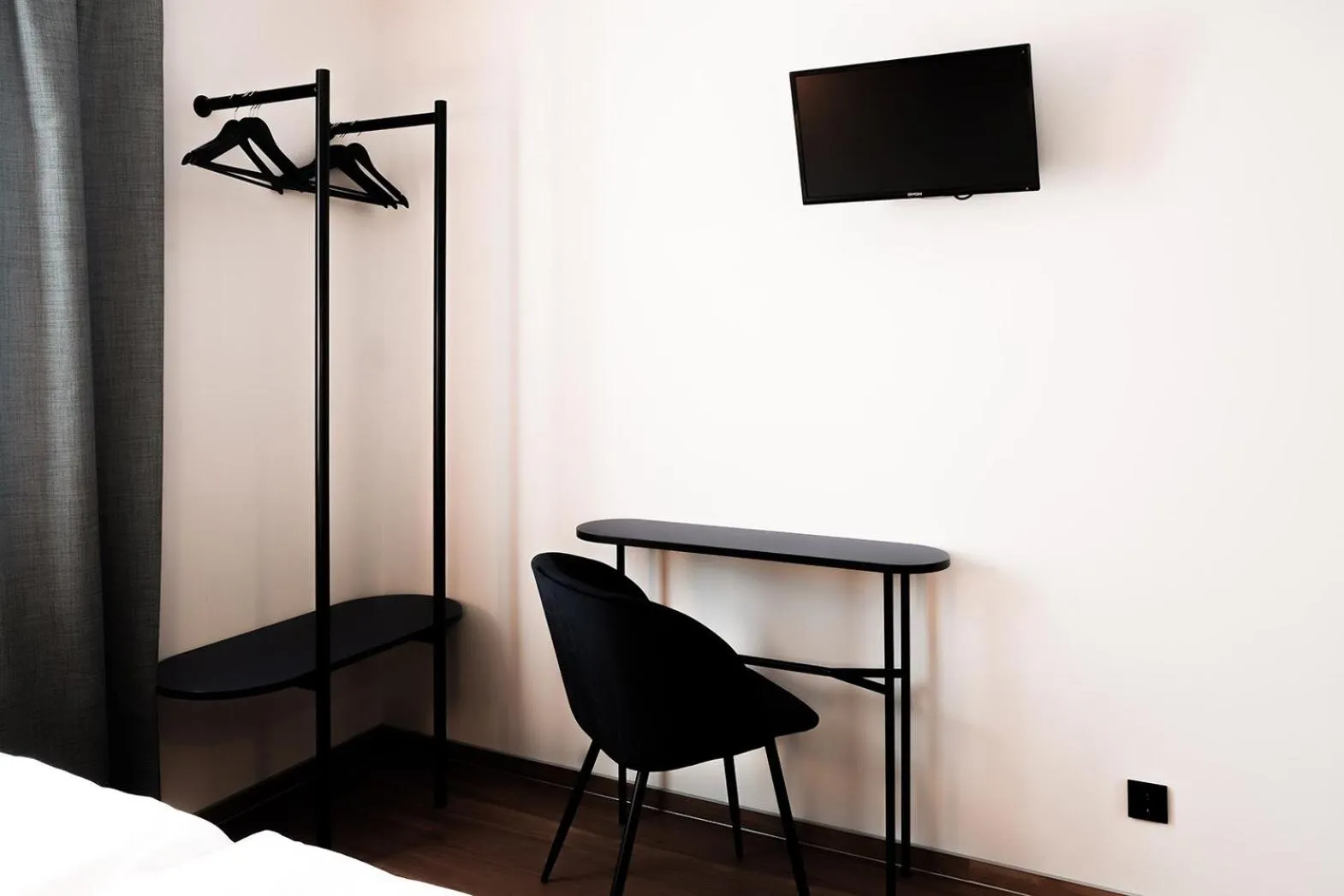 Photo of the whole room in The Dot | 24/7 Checkin