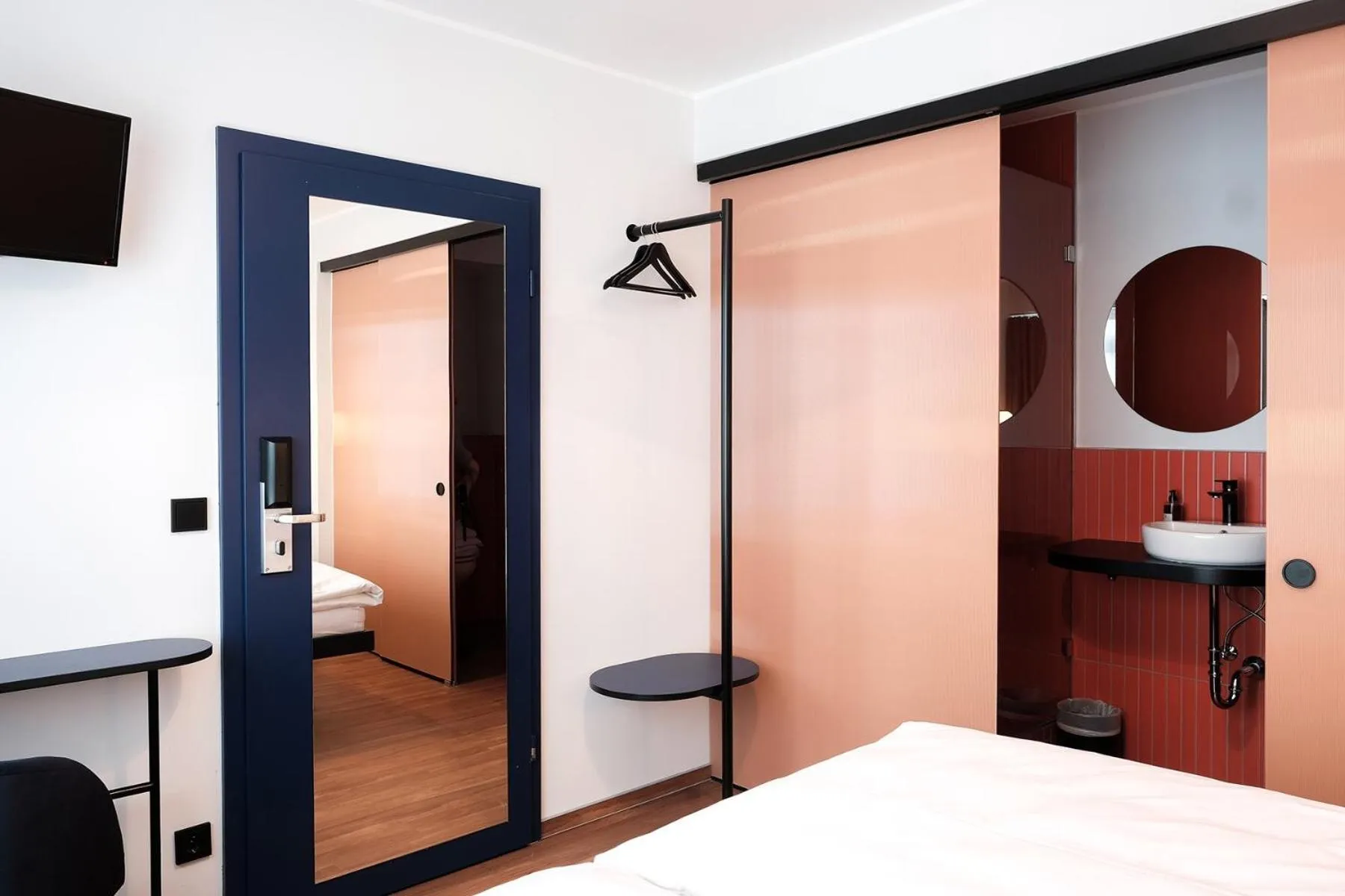 Photo of the whole room, Bed in The Dot | 24/7 Checkin