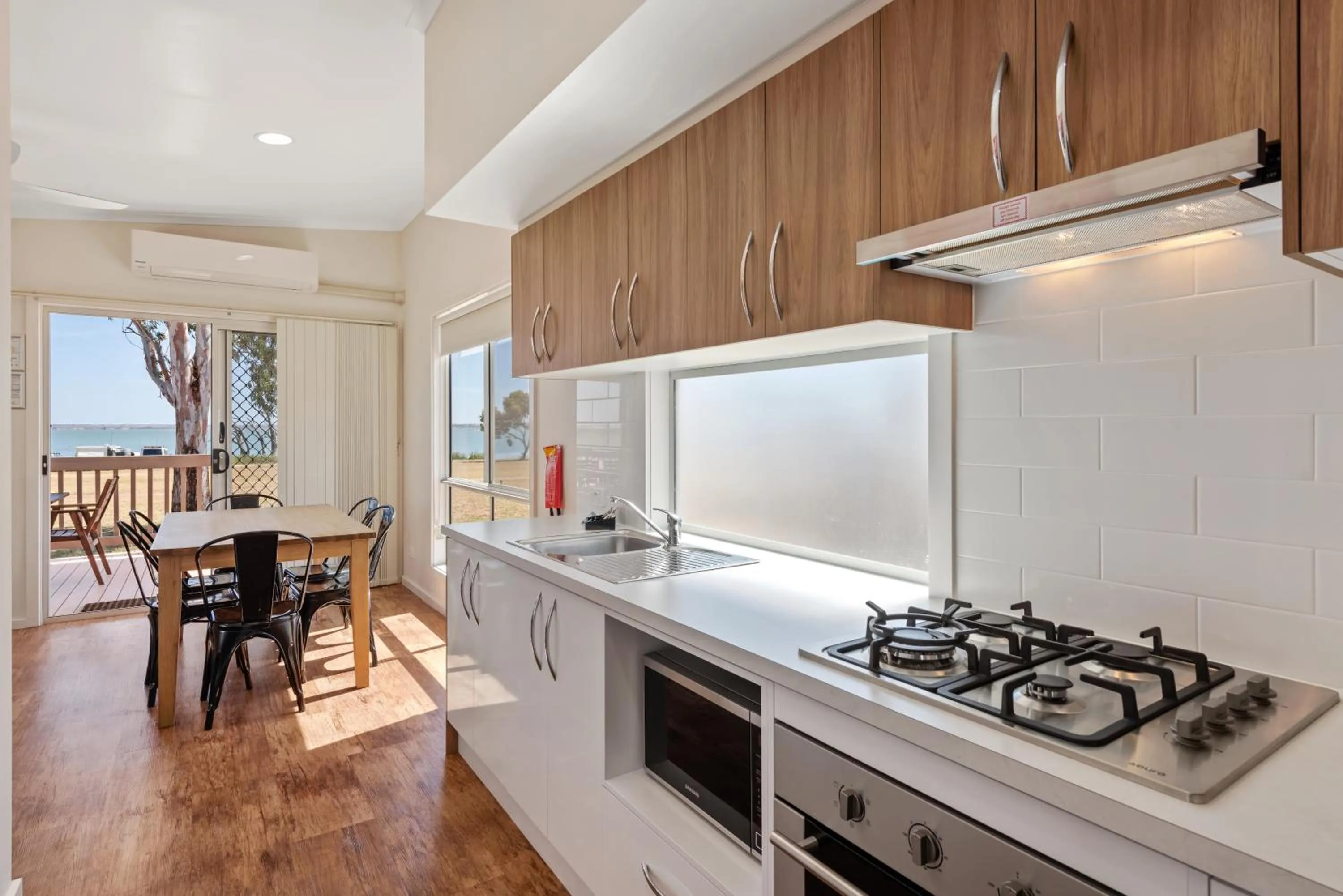 Kitchen or kitchenette in Discovery Parks - Lake Bonney