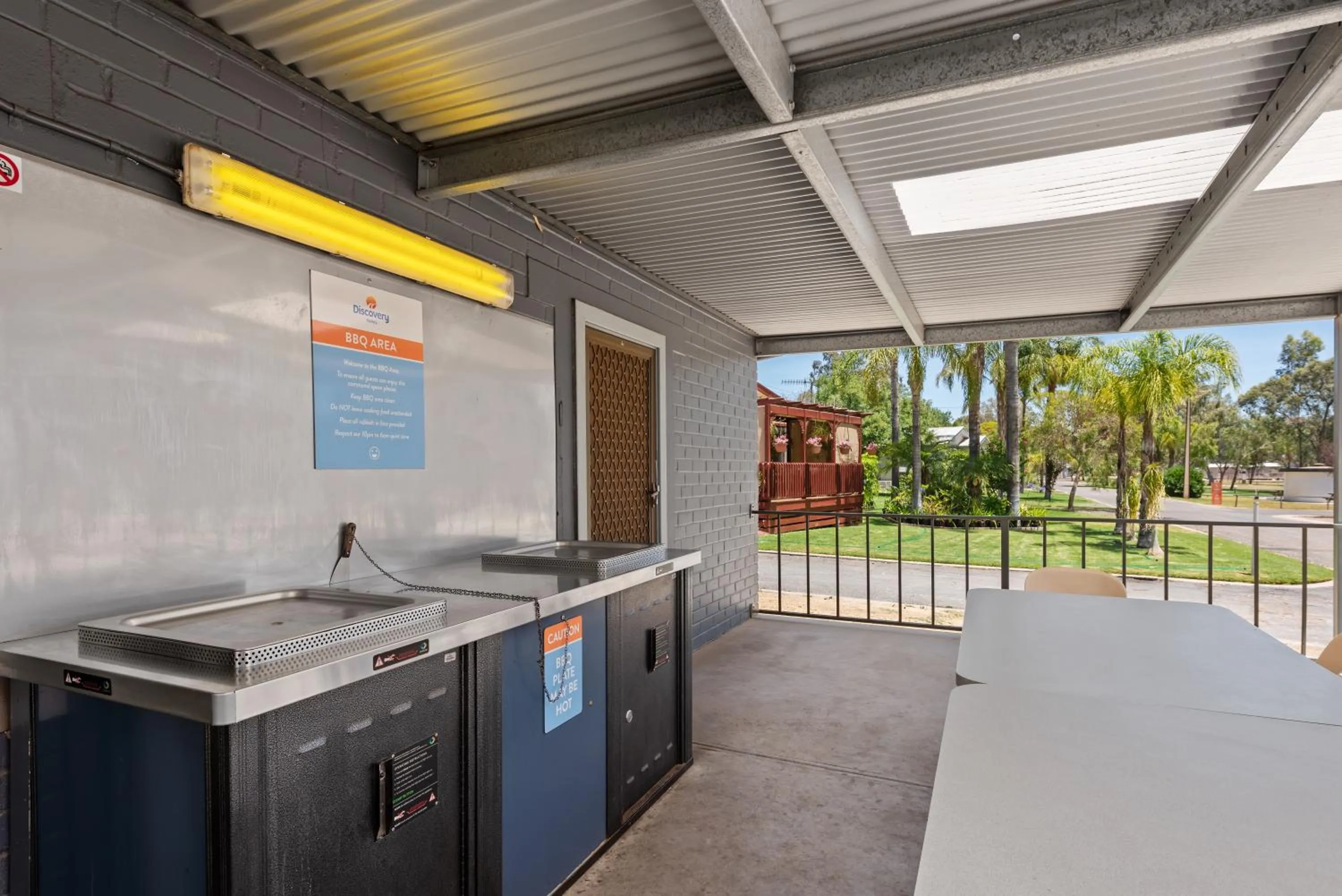 BBQ facilities in Discovery Parks - Lake Bonney