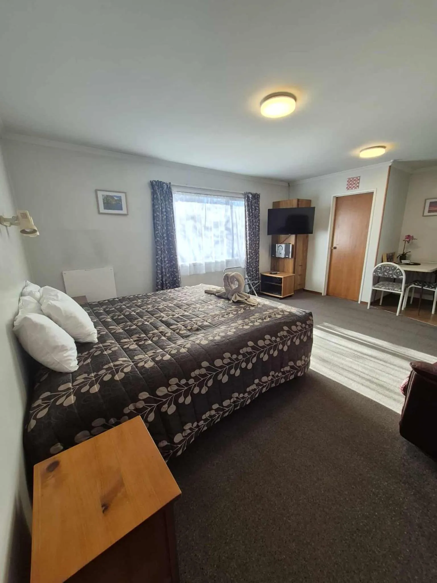 Bedroom, Bed in Alexandra Motor Lodge NZ