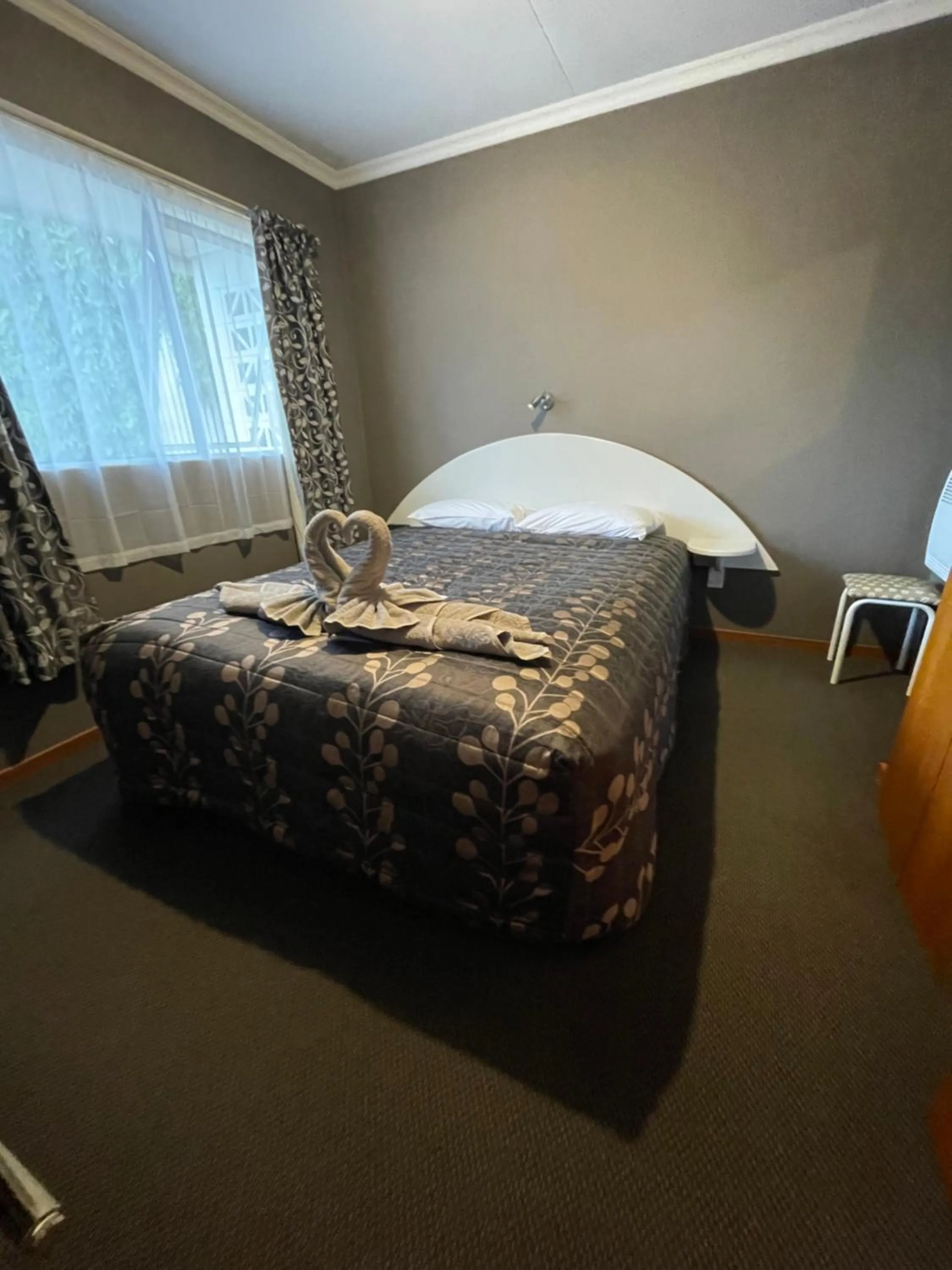 Bed in Alexandra Motor Lodge NZ