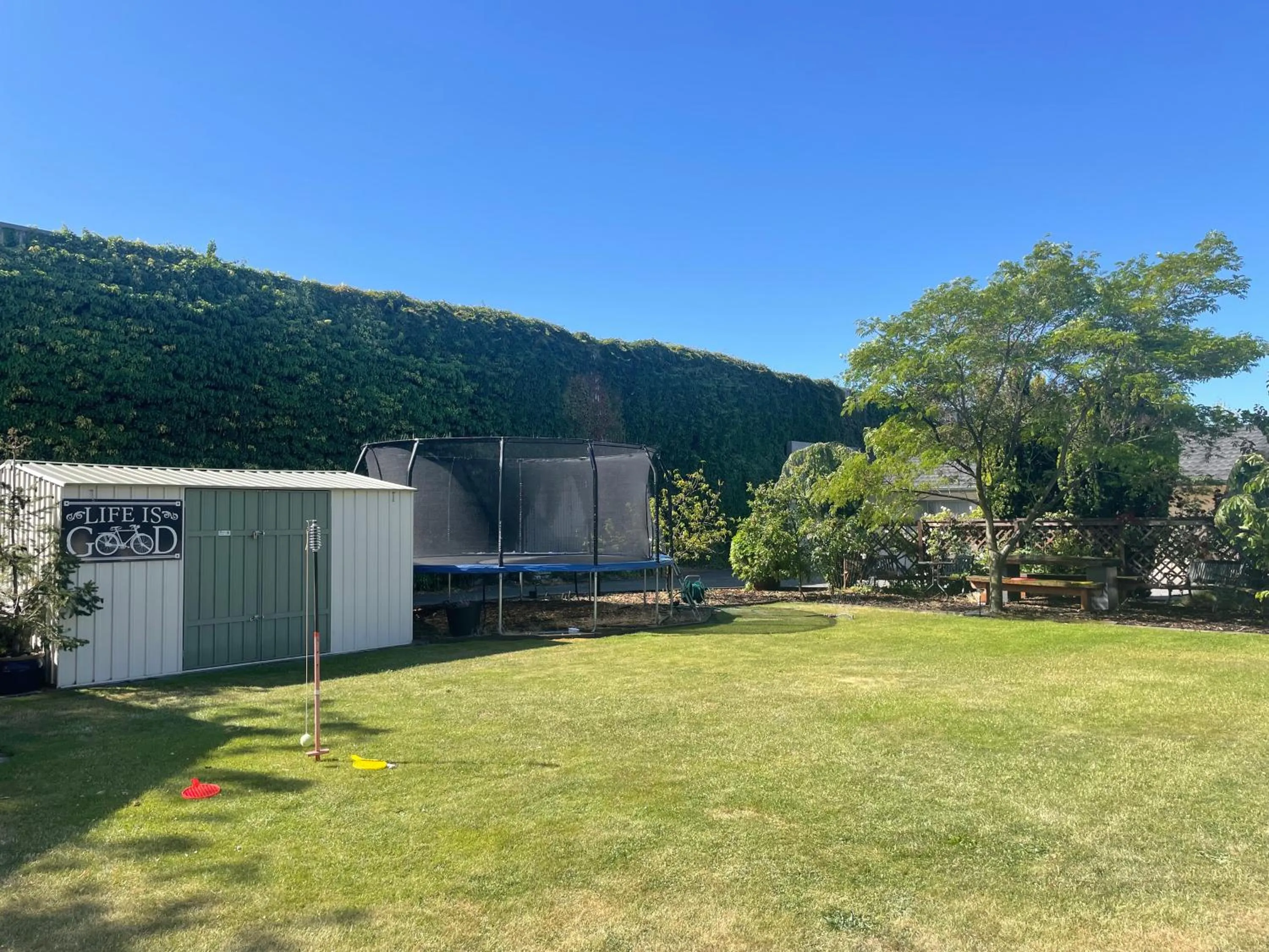 Garden in Alexandra Motor Lodge NZ