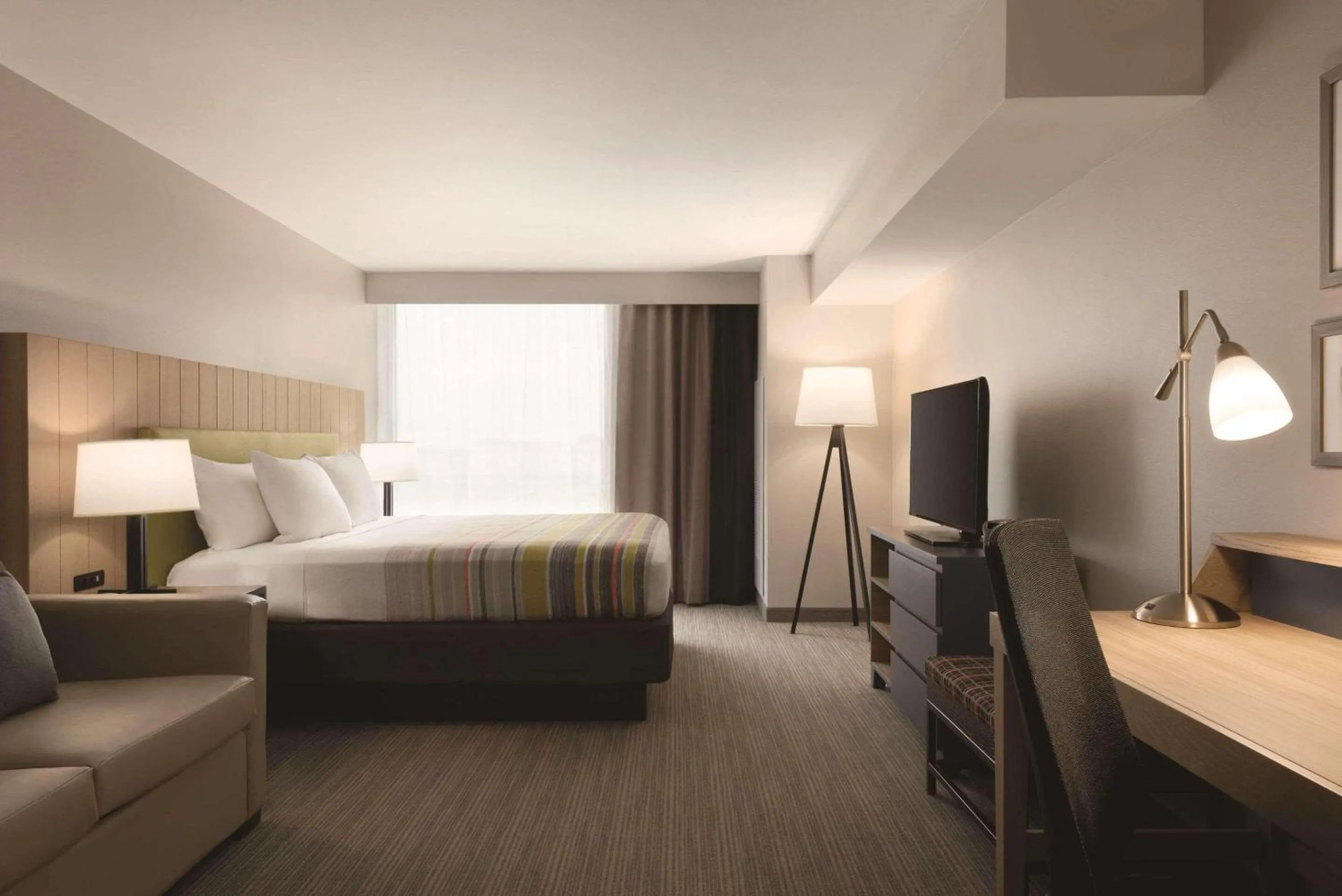 Bedroom, Bed in Country Inn & Suites by Radisson, Ft Atkinson, WI