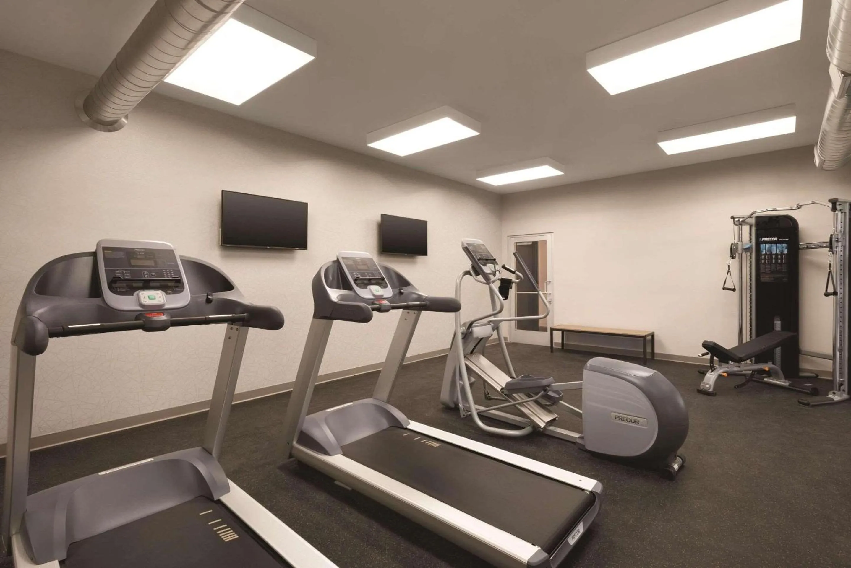 Fitness centre/facilities in Country Inn & Suites by Radisson, Ft Atkinson, WI
