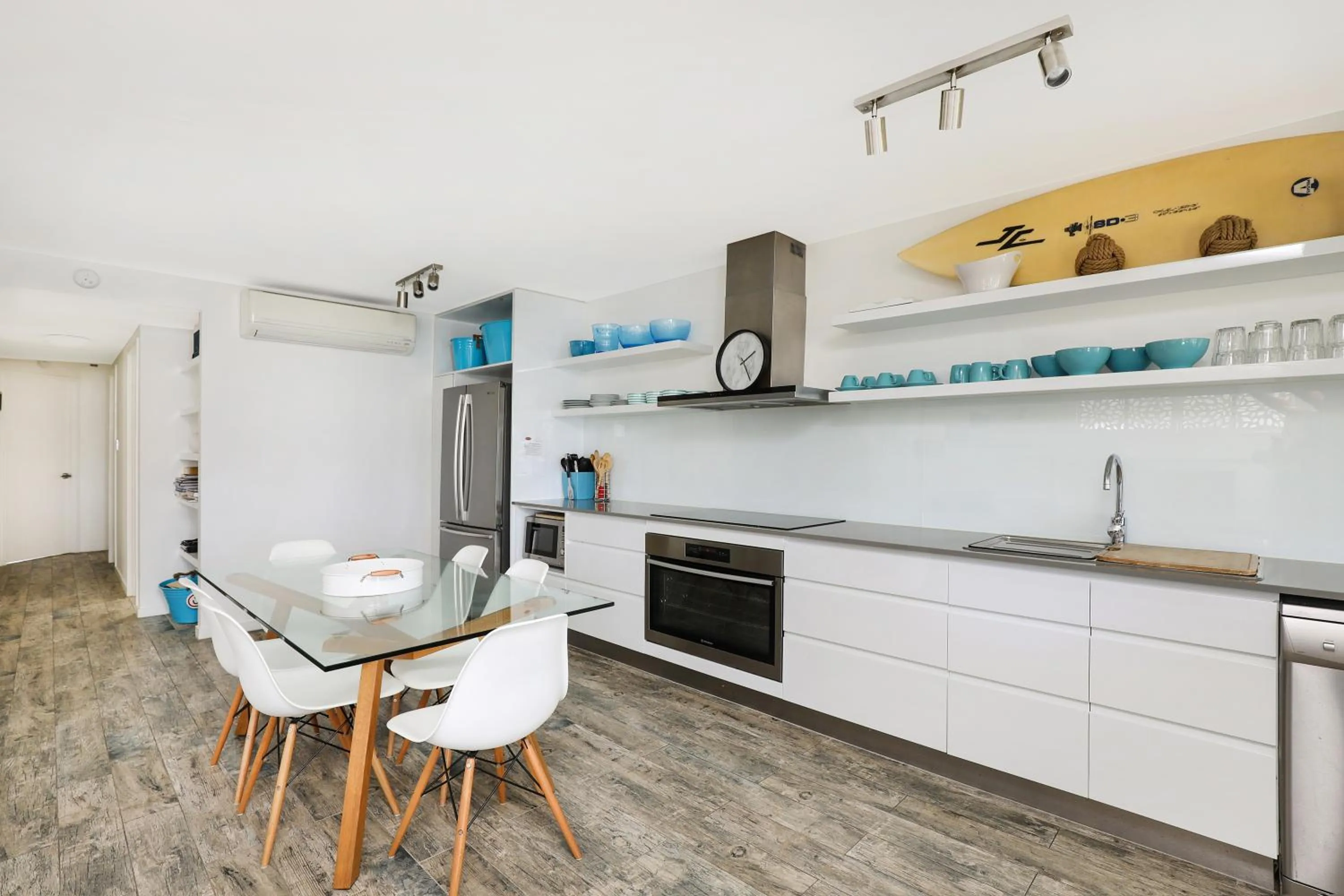 Shower in Spinnaker Quays