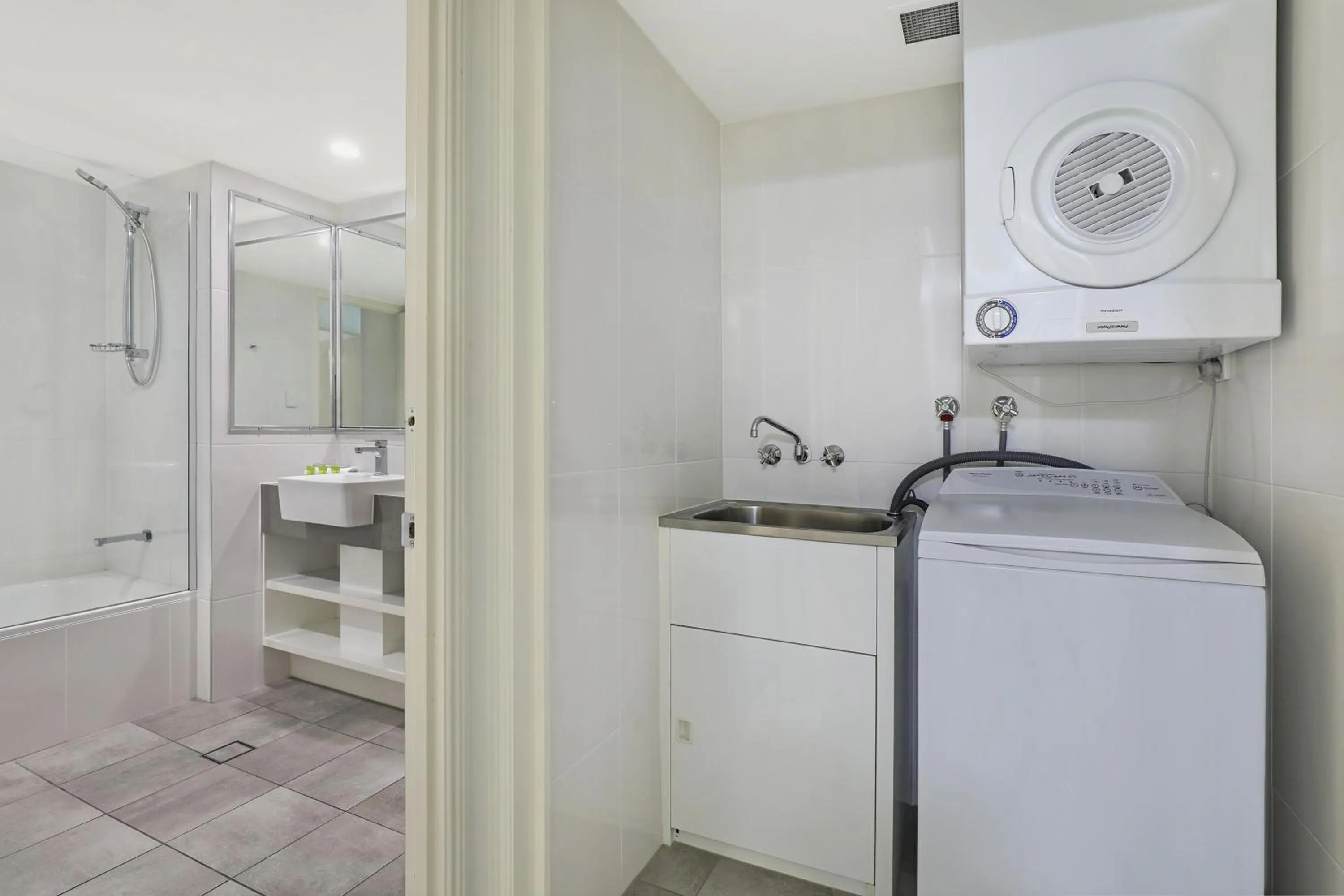 Bathroom in Spinnaker Quays