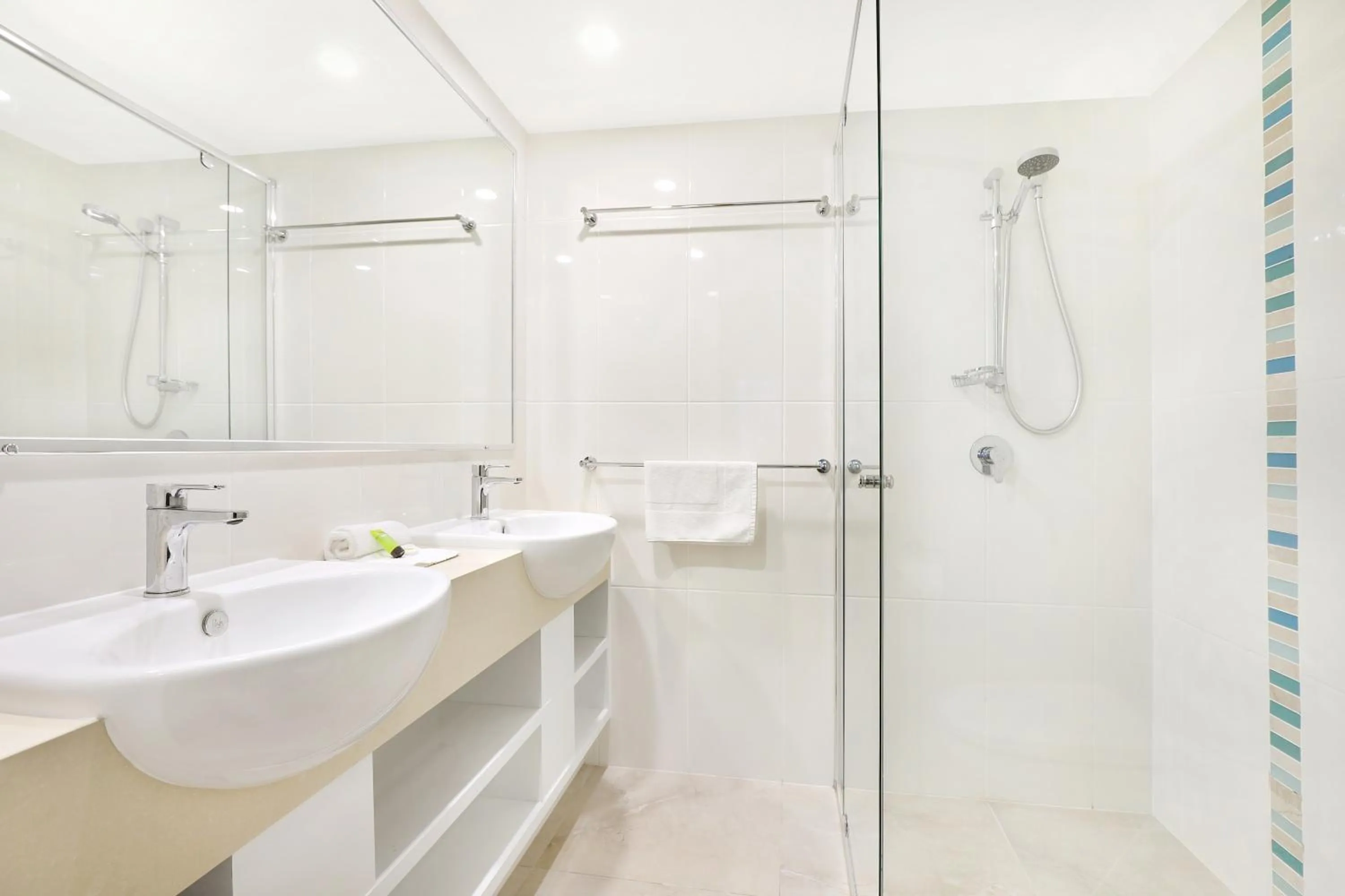 Bathroom in Spinnaker Quays