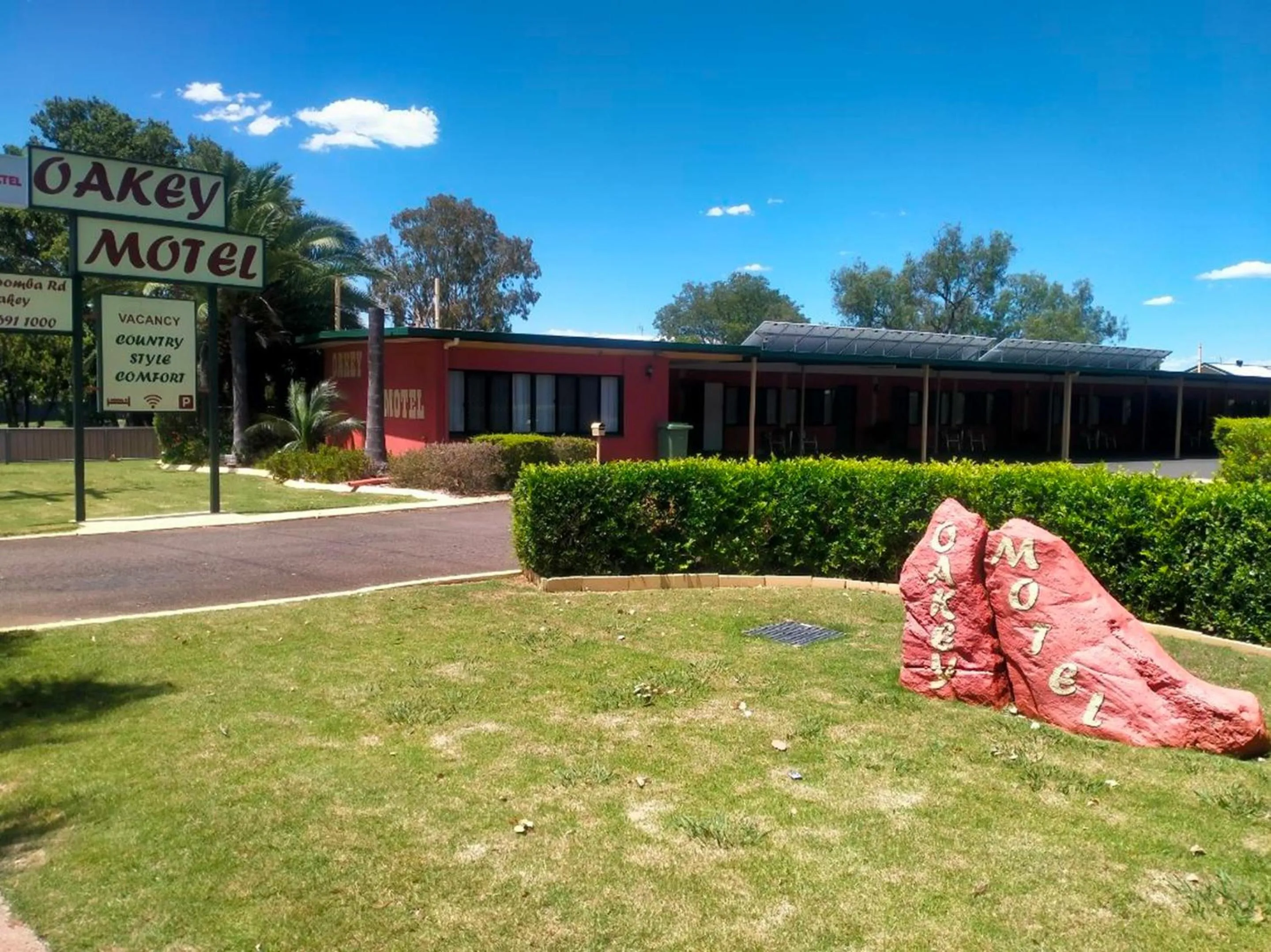 Property building in Oakey Motel