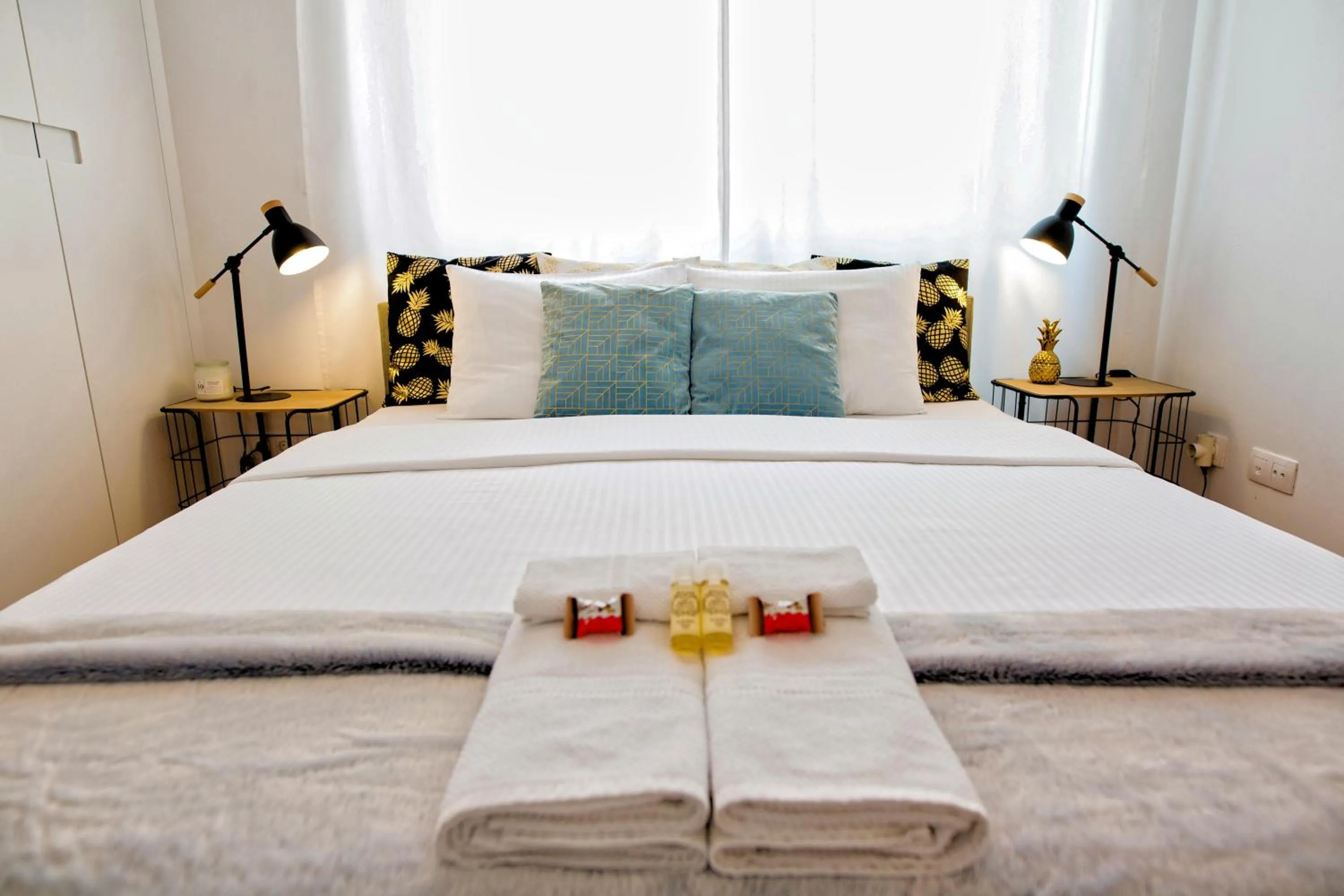 Bed in Industrial Lisbon Apartment