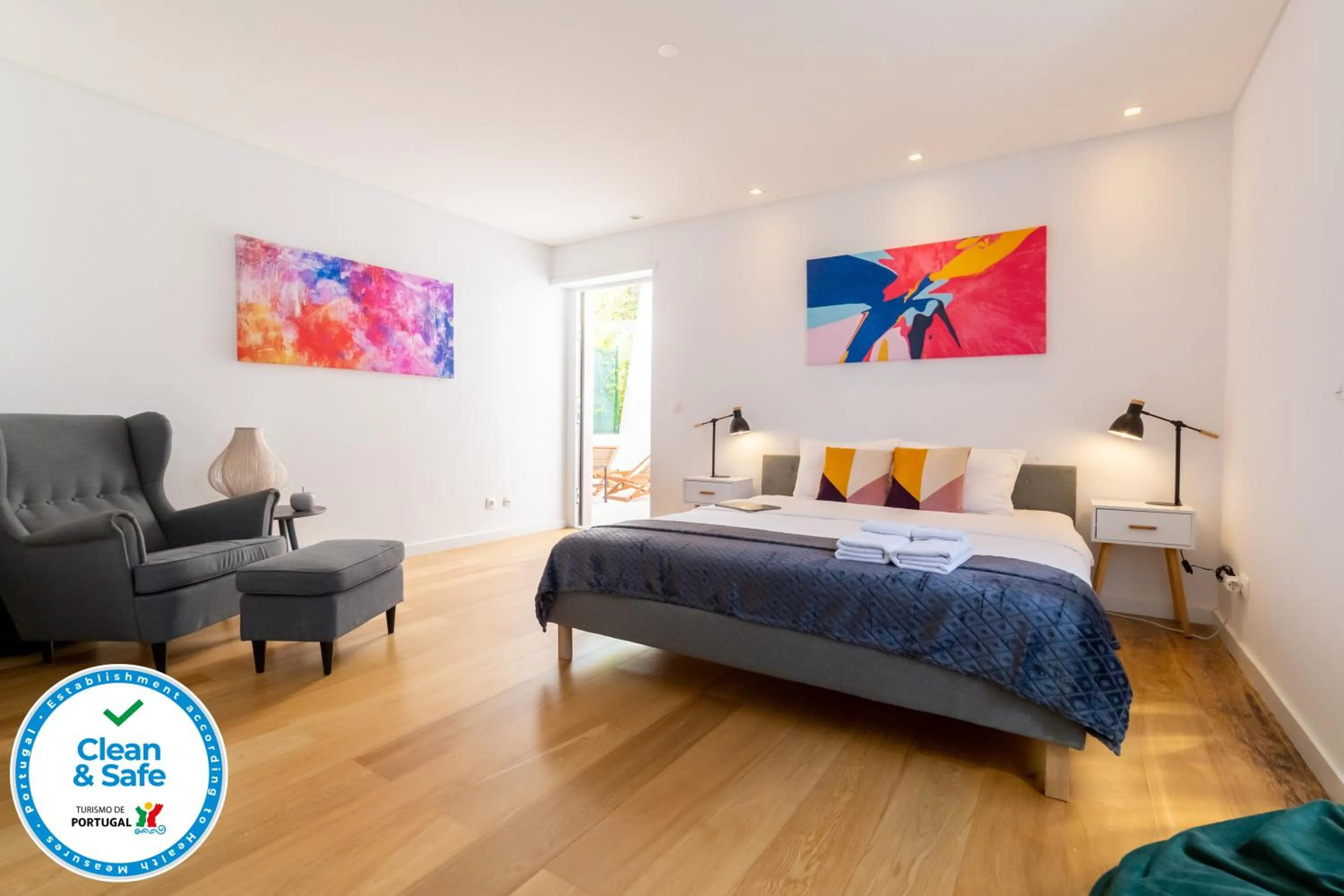 Bedroom, Bed in Industrial Lisbon Apartment