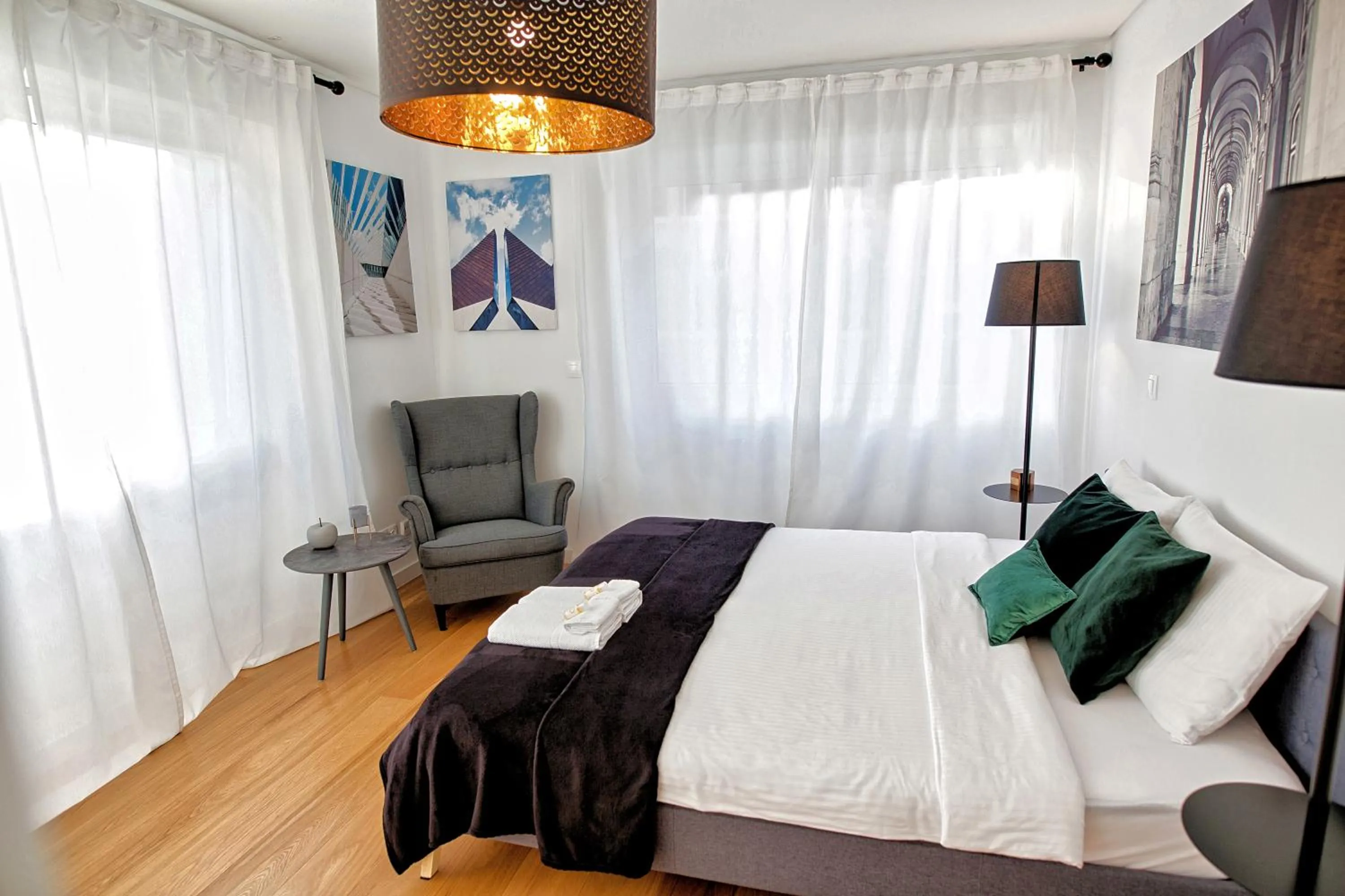 Photo of the whole room, Bed in Industrial Lisbon Apartment