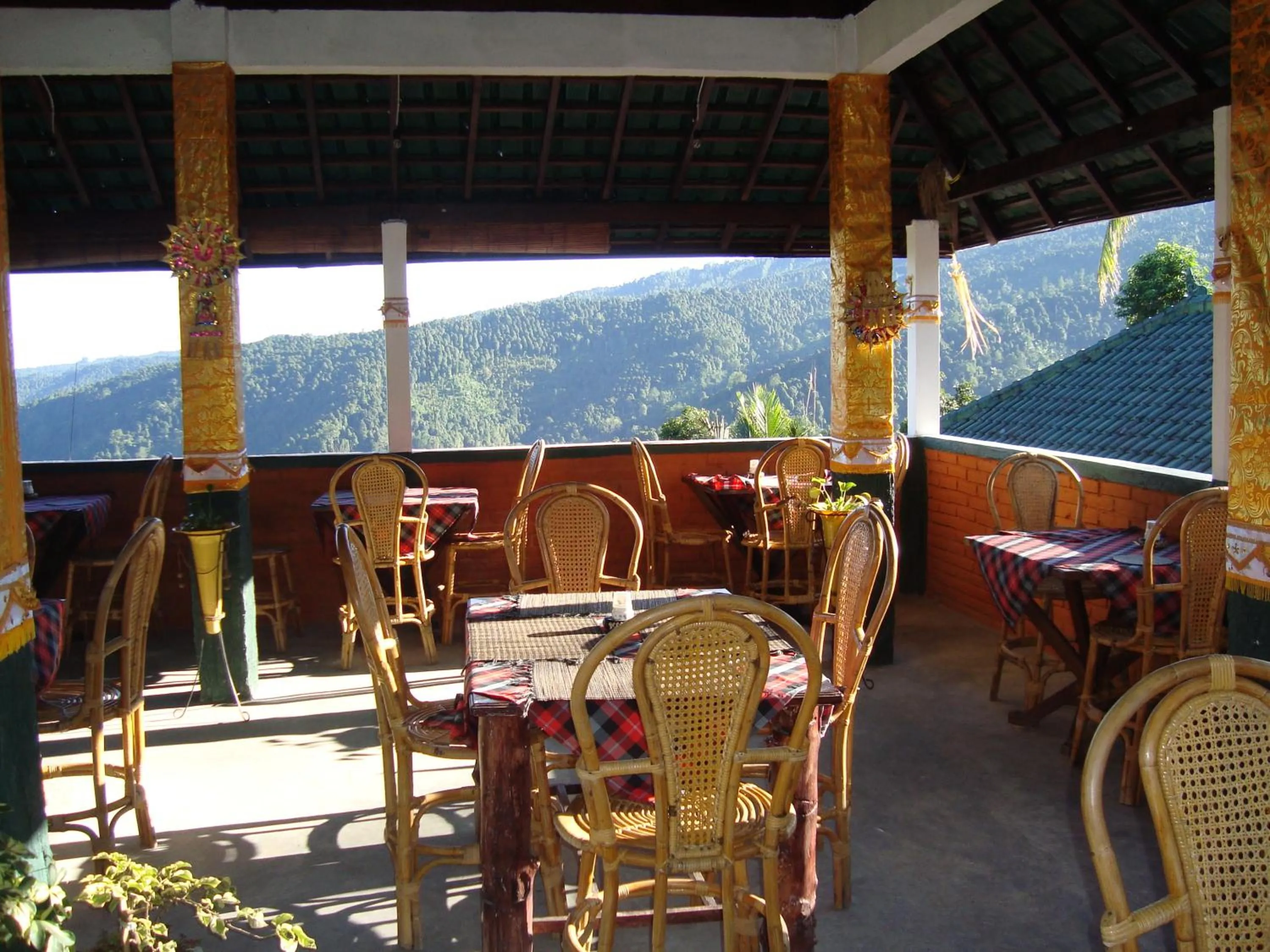 Restaurant/places to eat in Taman Ayu Homestay Munduk Mitra RedDoorz