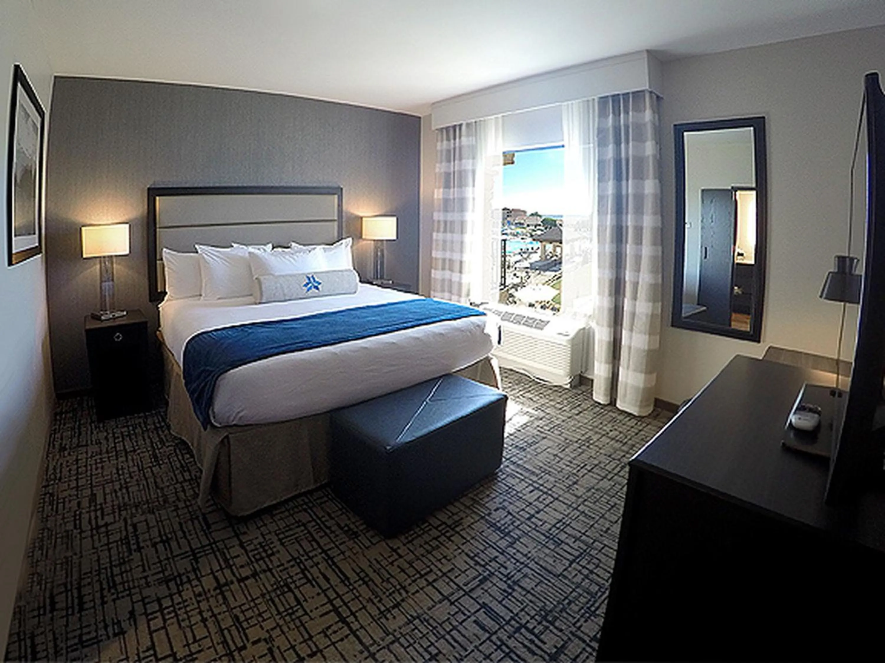 Standard King Room in Shangri-La Resort