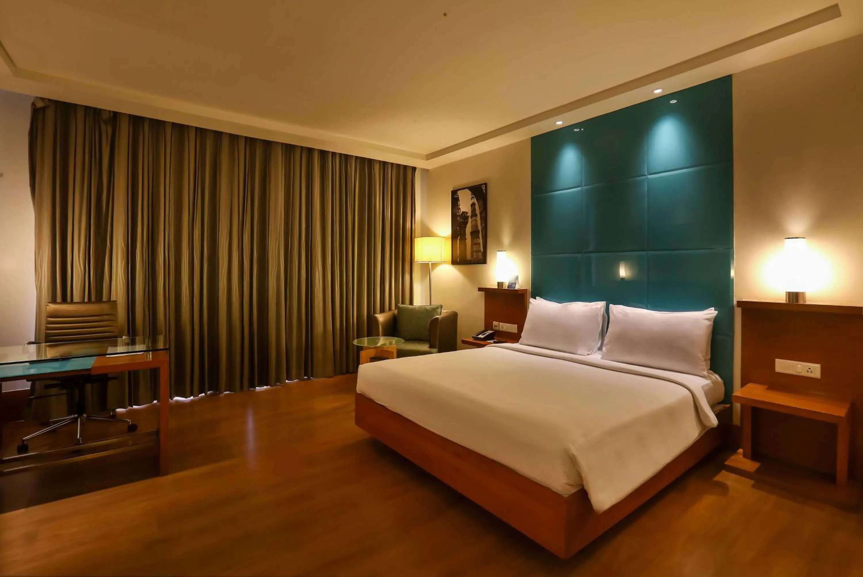 Photo of the whole room, Bed in Radisson Blu Hotel Chennai City Centre