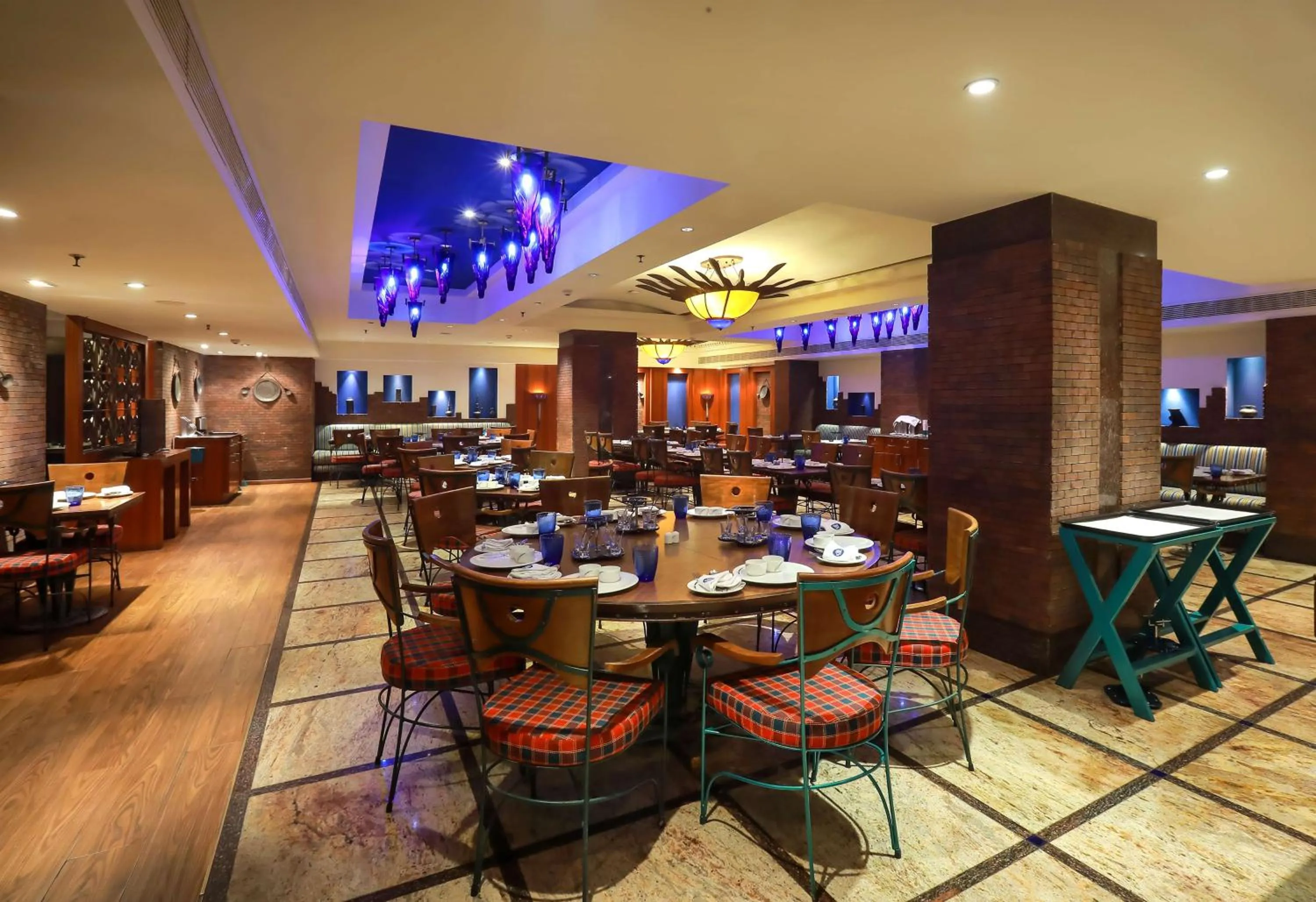Restaurant/places to eat in Radisson Blu Hotel Chennai City Centre