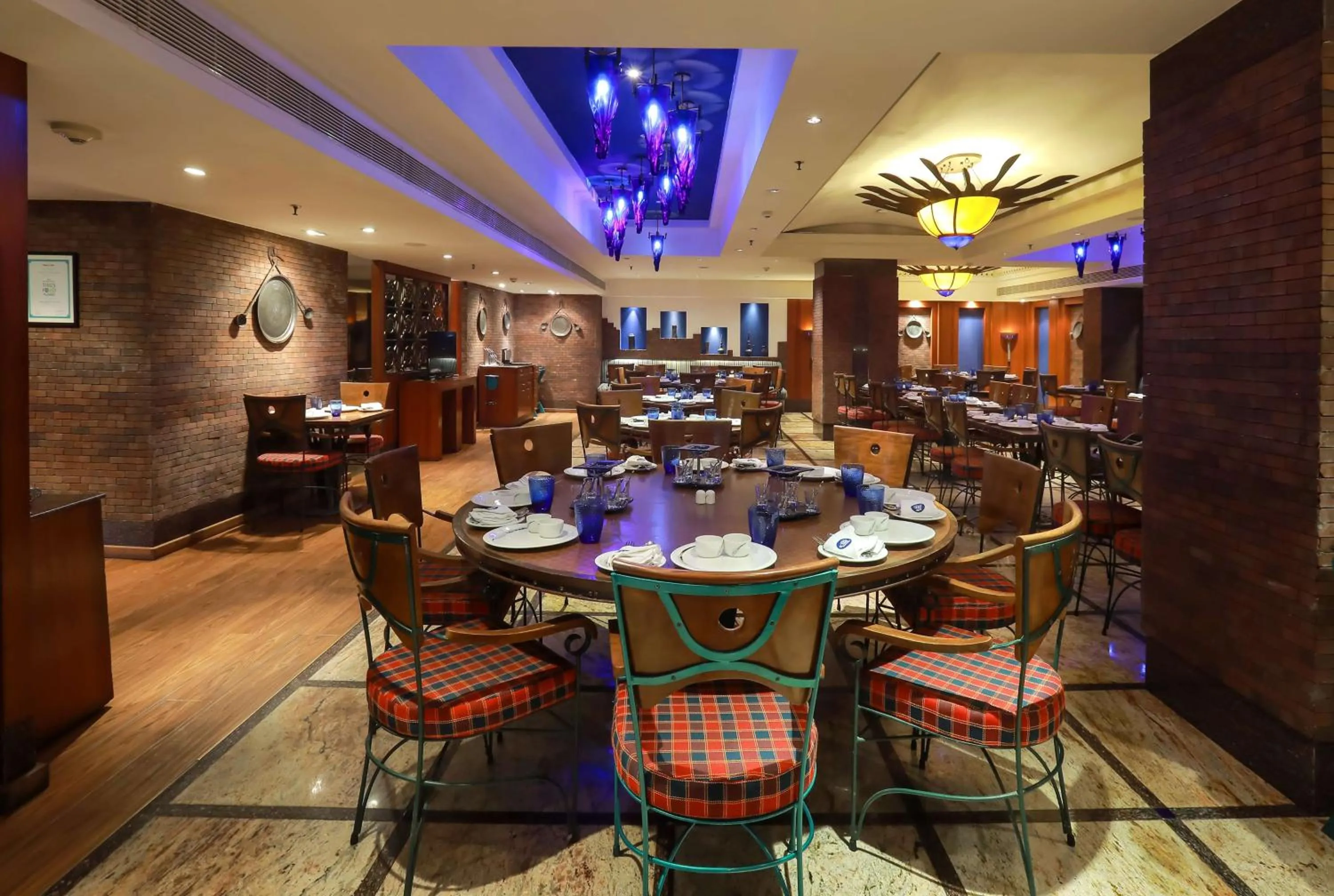 Restaurant/places to eat in Radisson Blu Hotel Chennai City Centre