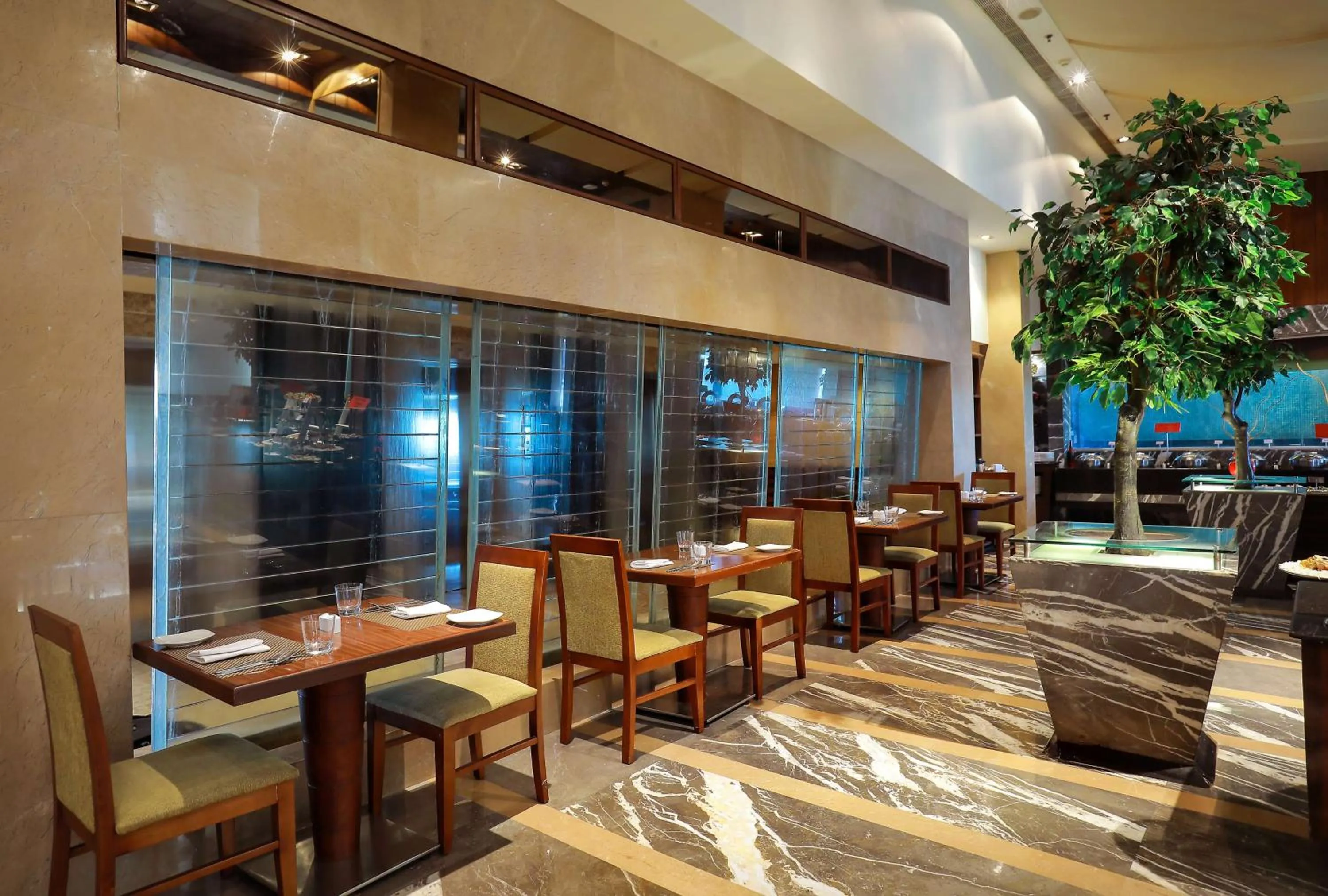 Restaurant/places to eat in Radisson Blu Hotel Chennai City Centre