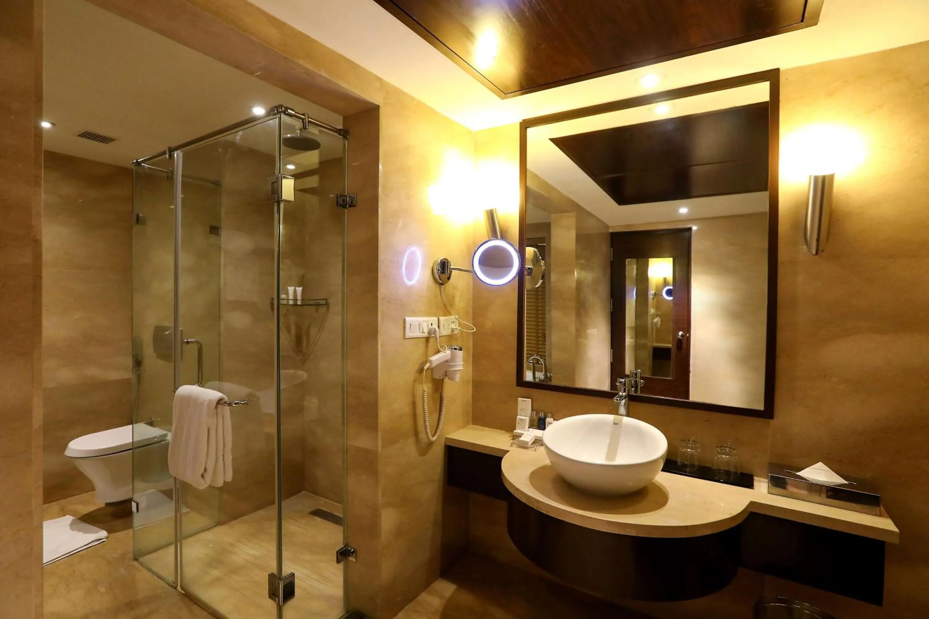 Bathroom in Radisson Blu Hotel Chennai City Centre