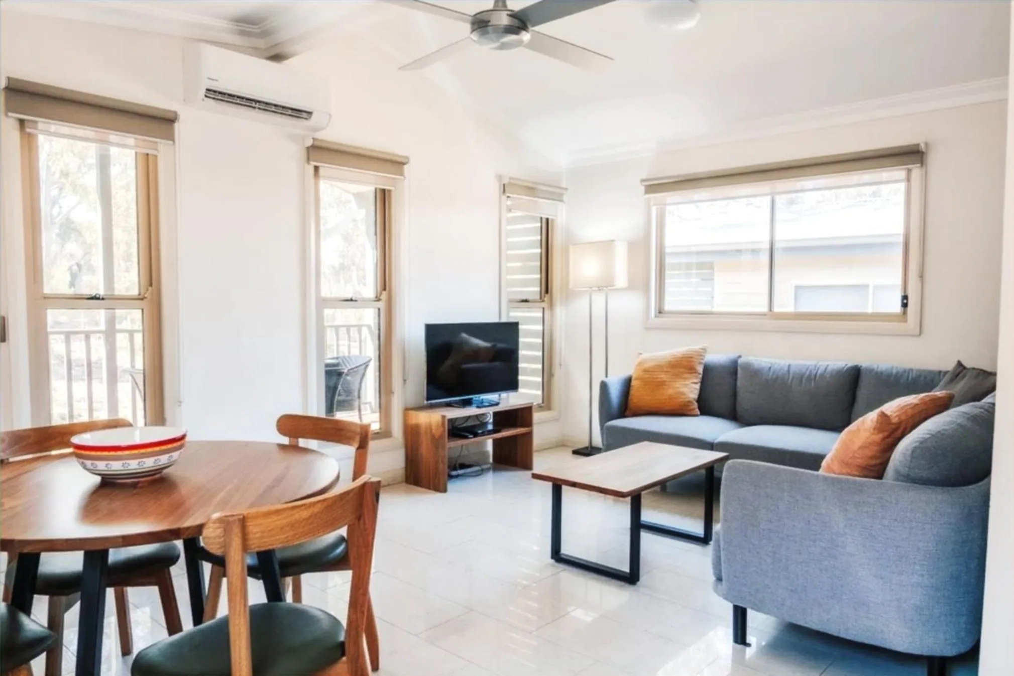 Living room in Alivio Tourist Park Canberra