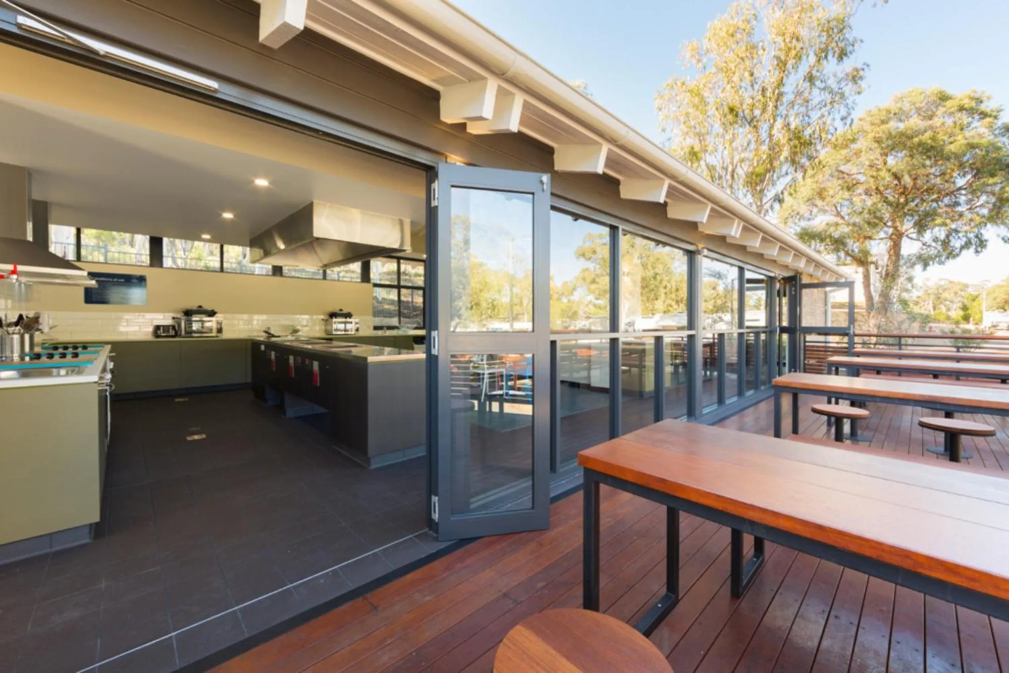 Communal kitchen in Alivio Tourist Park Canberra