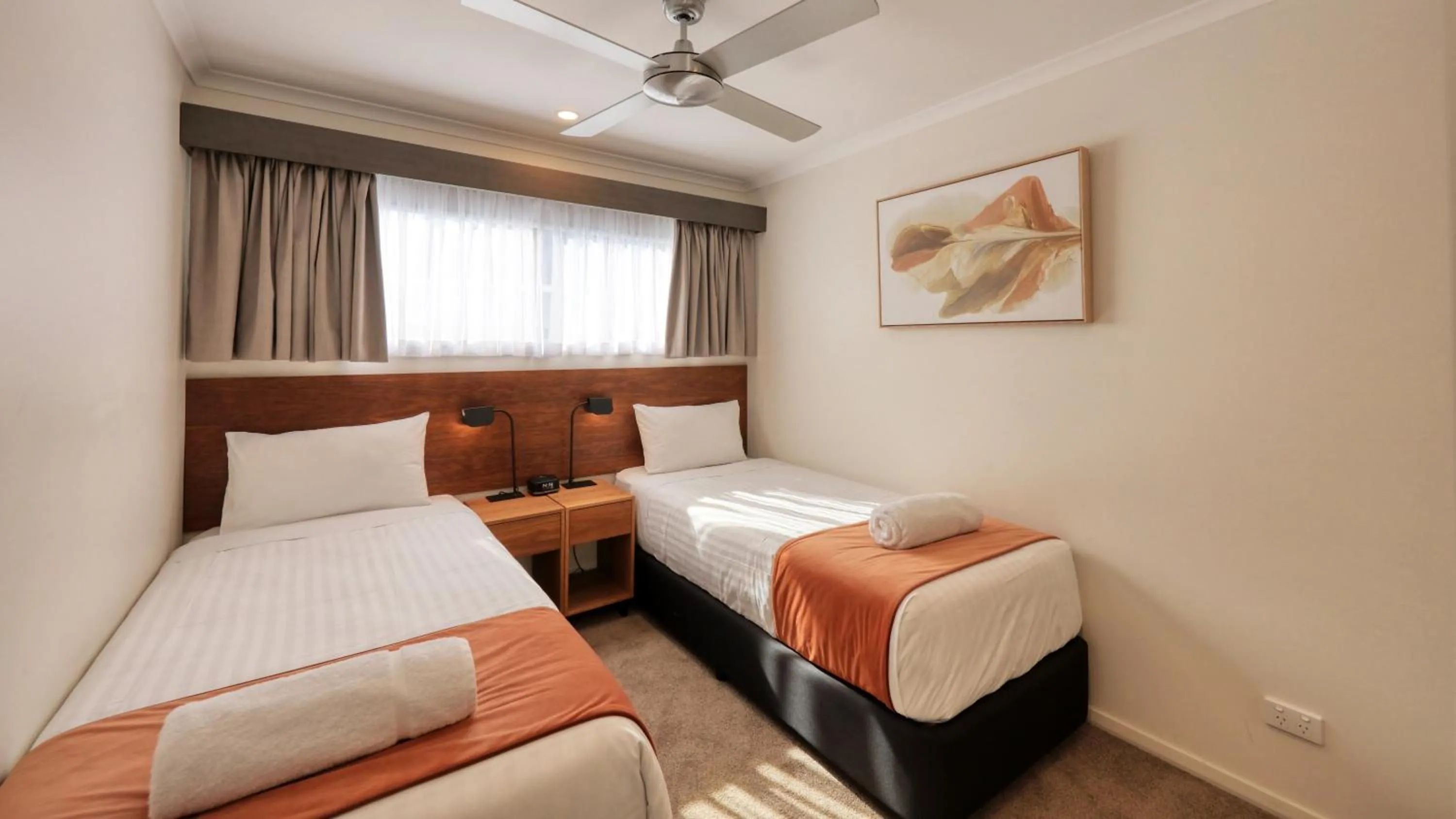 Bedroom, Bed in Alivio Tourist Park Canberra