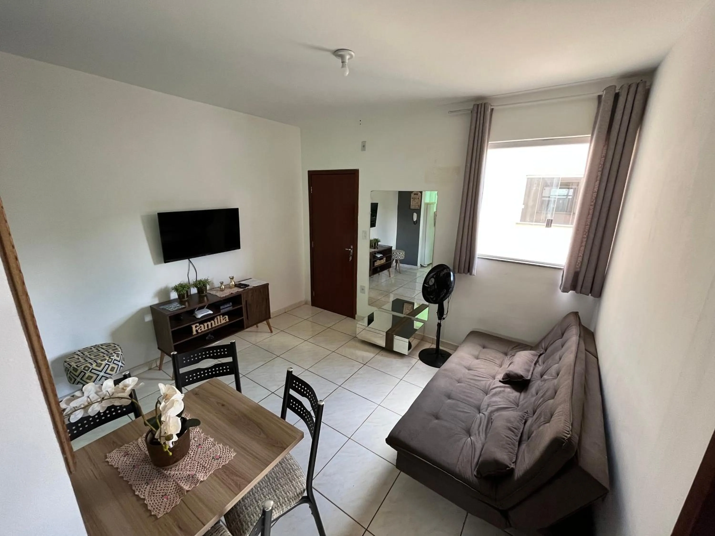 Communal lounge/ TV room in AP Luxo Queen