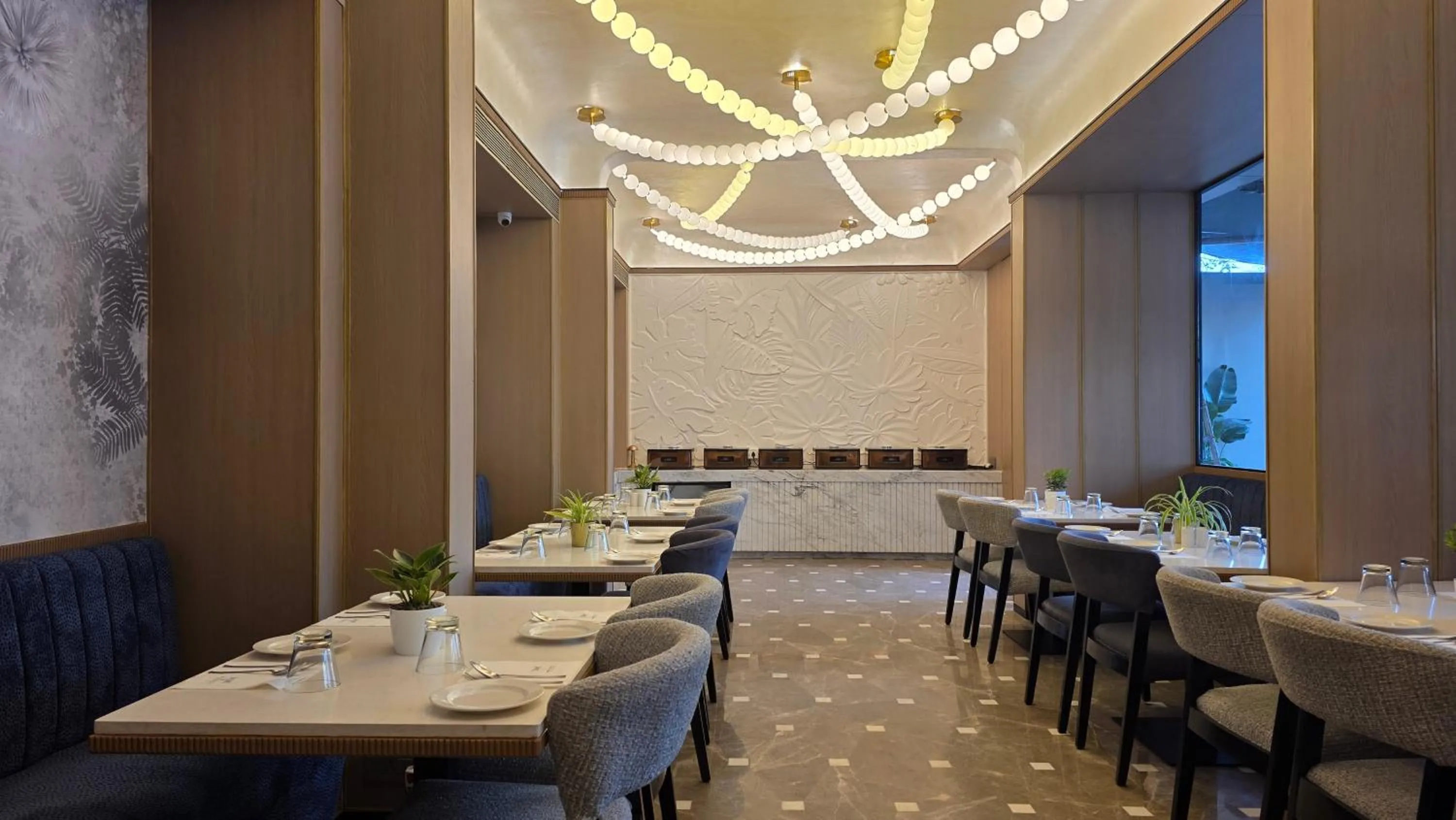 Dragonfly Hotel - The Art Hotel