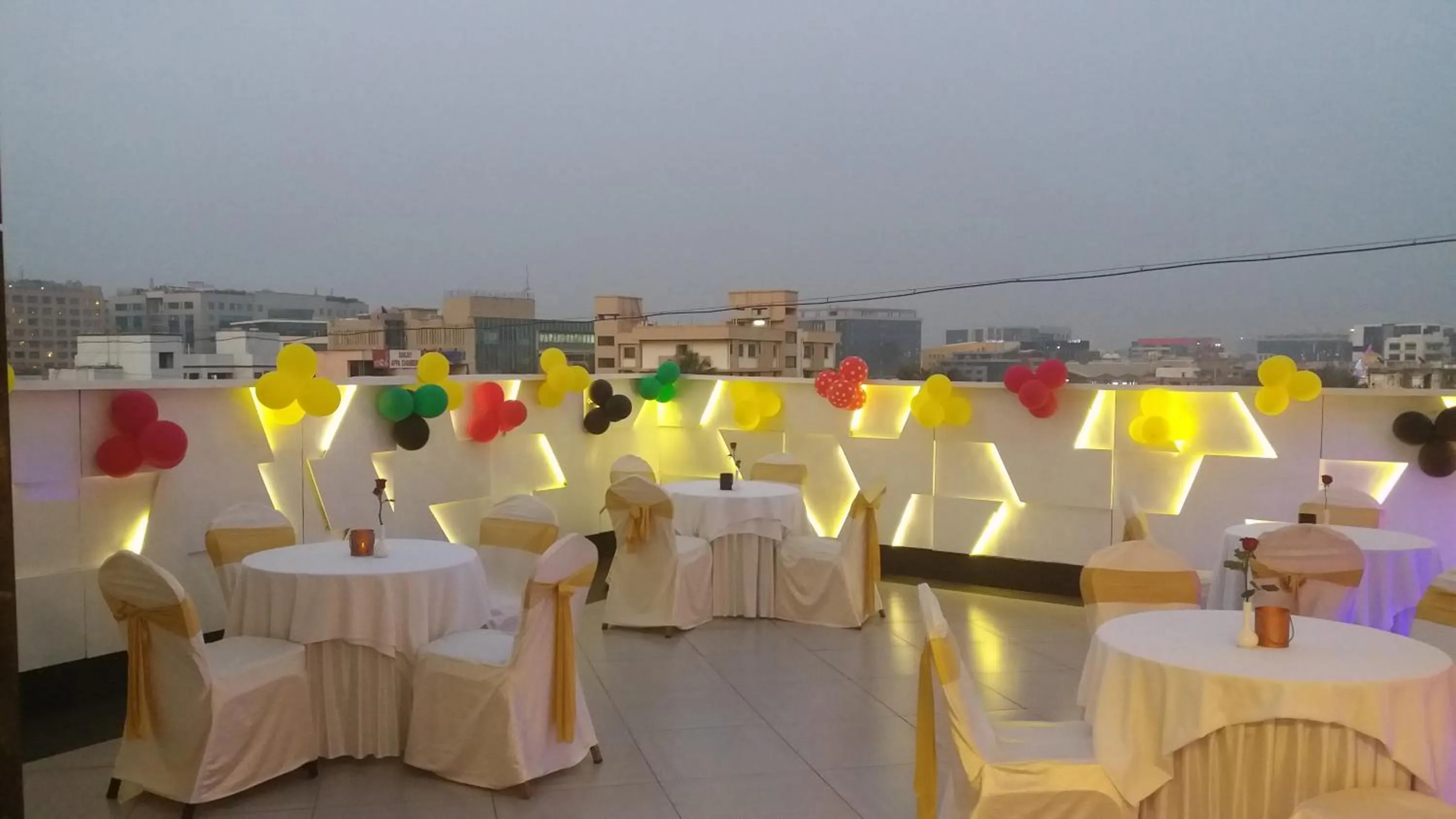 Day in Dragonfly Hotel - The Art Hotel