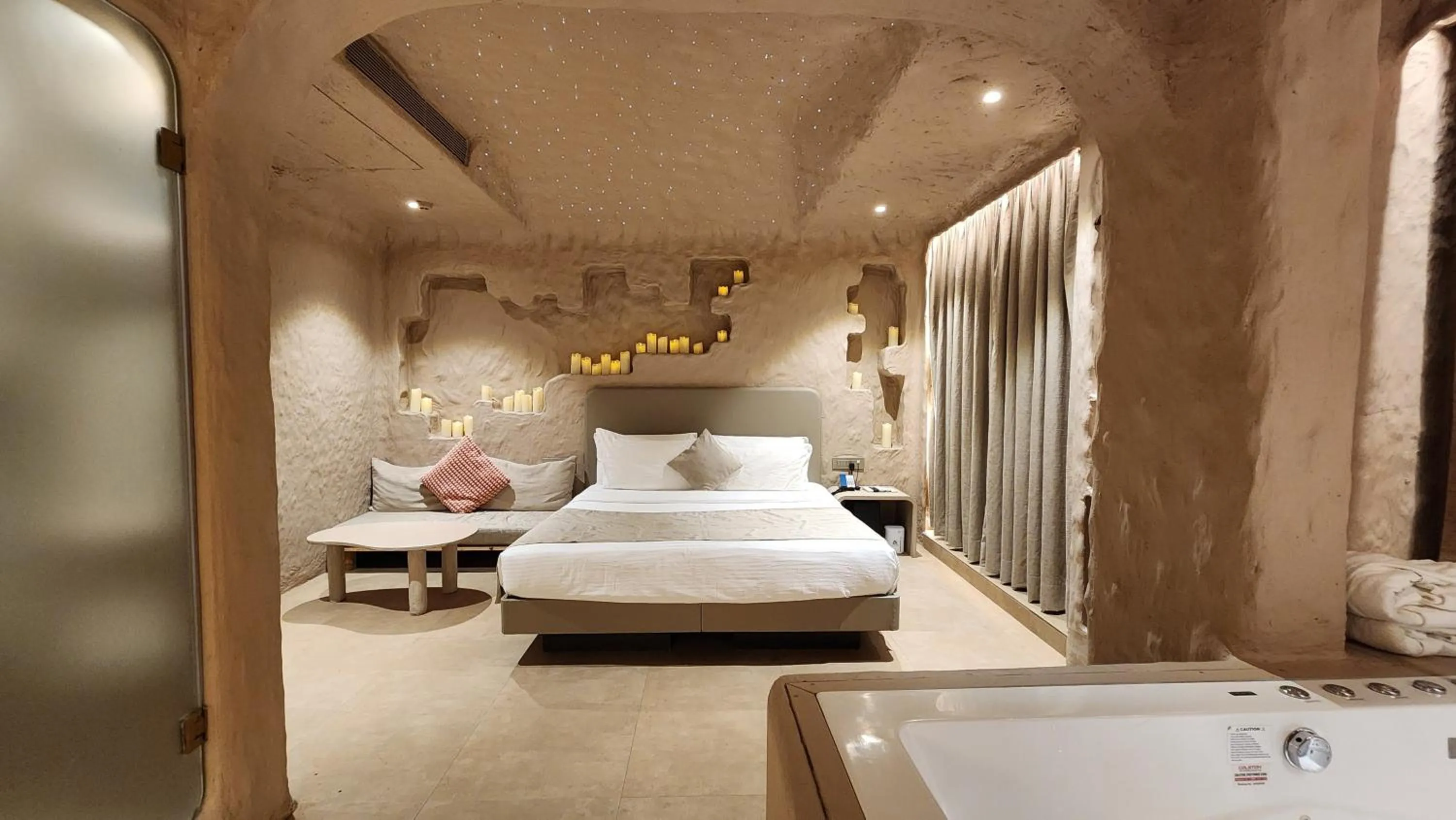 Bed in Dragonfly Hotel - The Art Hotel