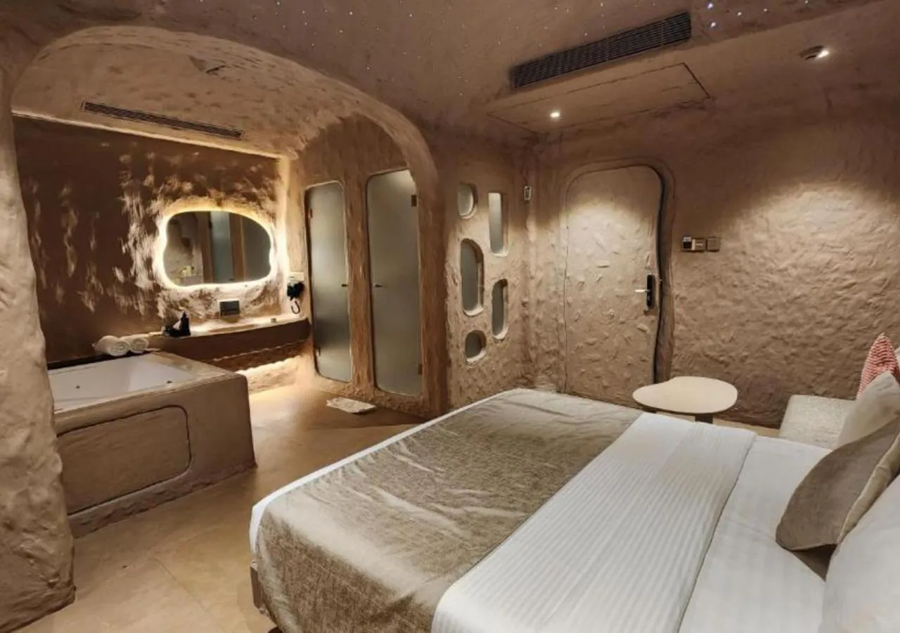 Photo of the whole room, Bed in Dragonfly Hotel - The Art Hotel