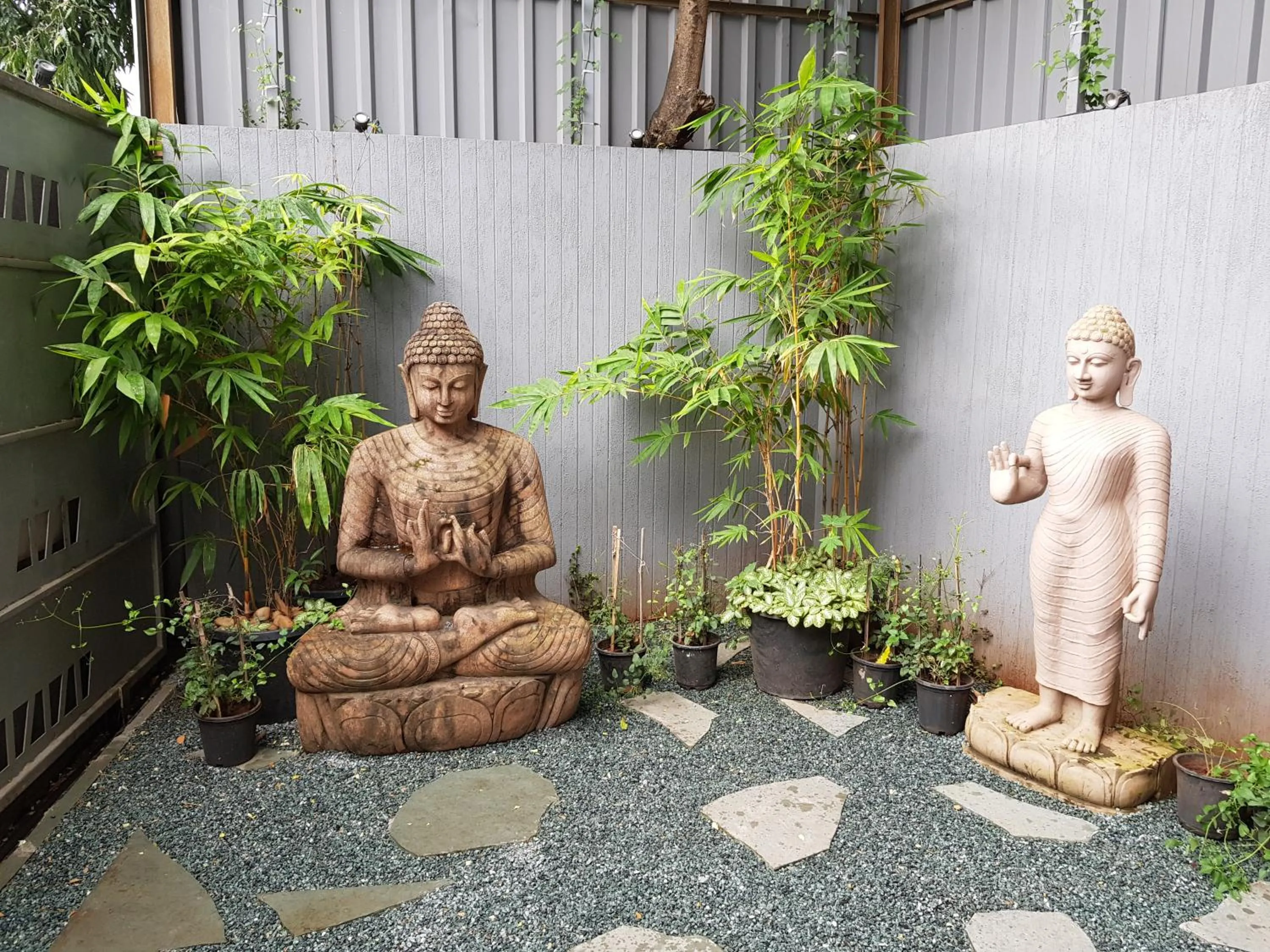 Day in Dragonfly Hotel - The Art Hotel