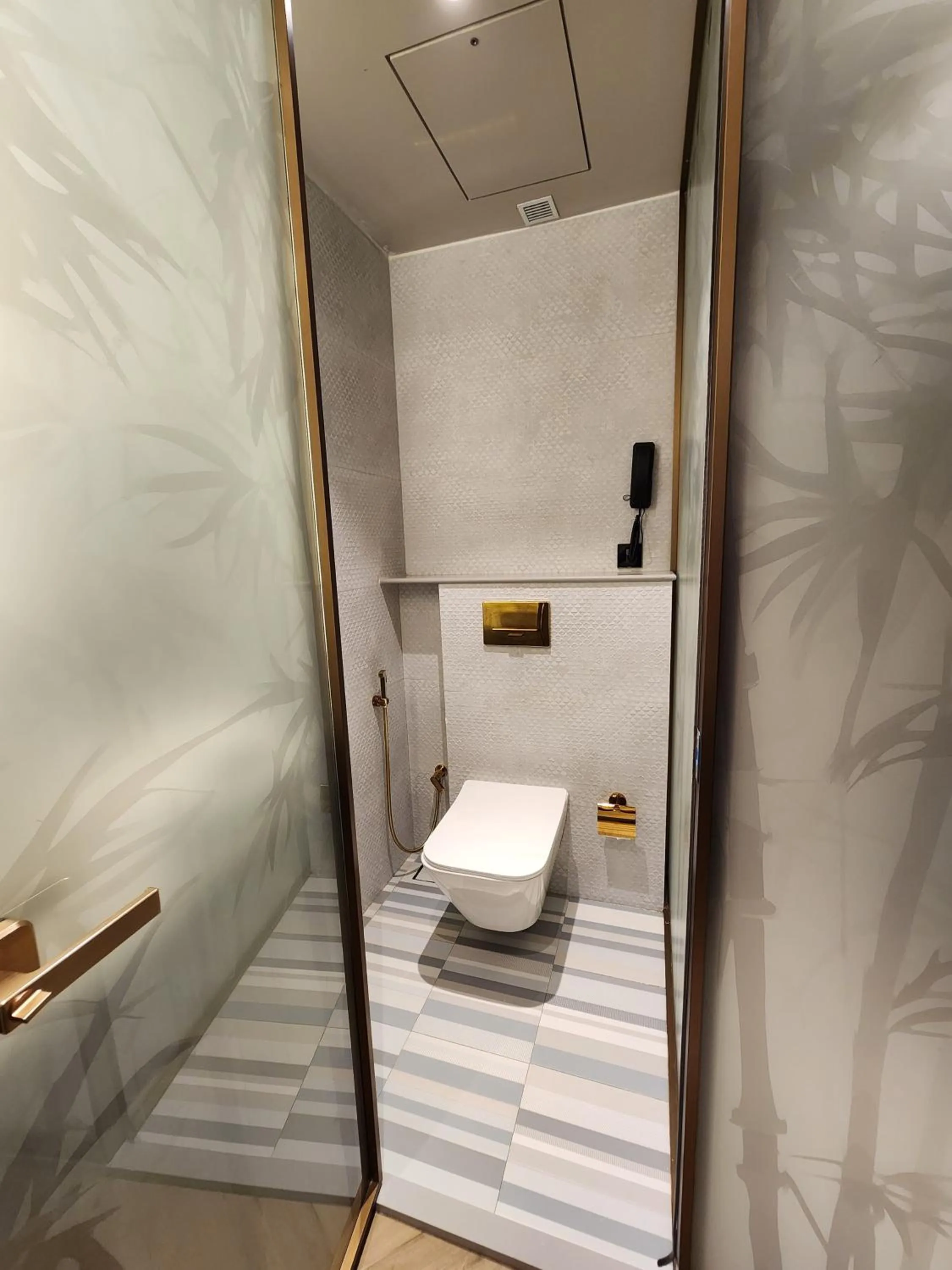 Toilet in Dragonfly Hotel - The Art Hotel