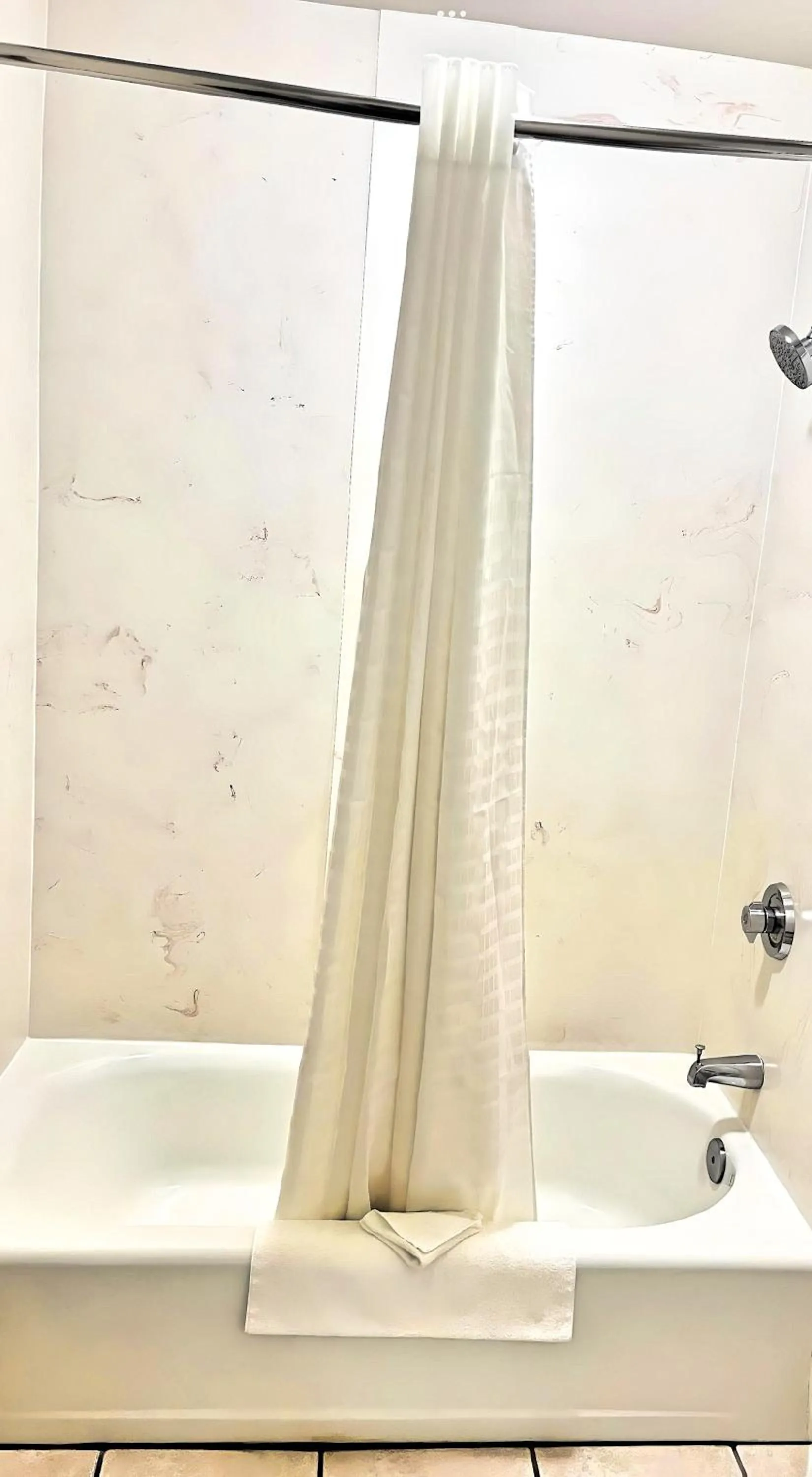 Shower in North Shore Inn at Lake Mead